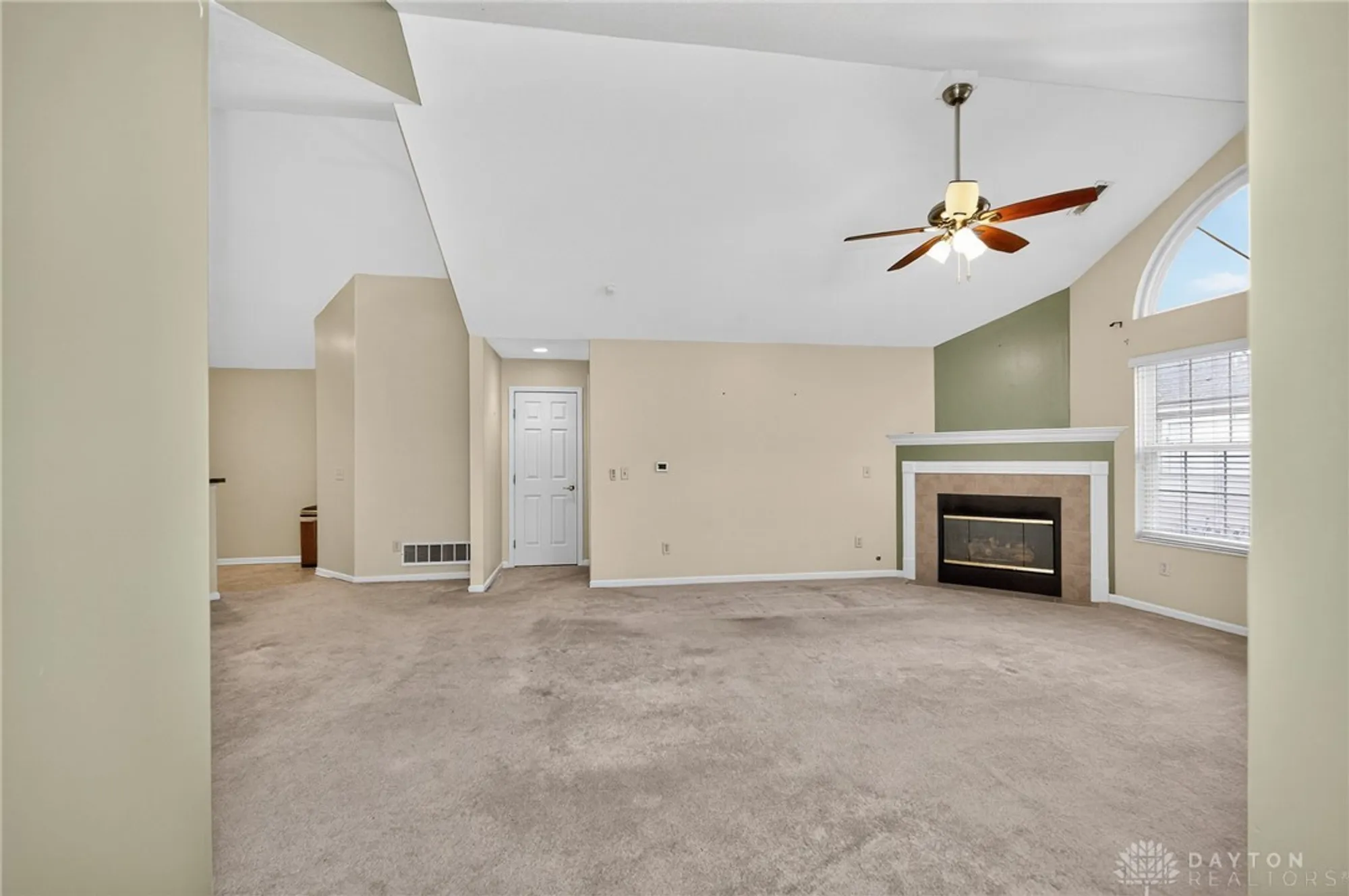 Property Slideshow image 18 of 54 | 4618 cobblestone dr, Tipp City, OH, 45371