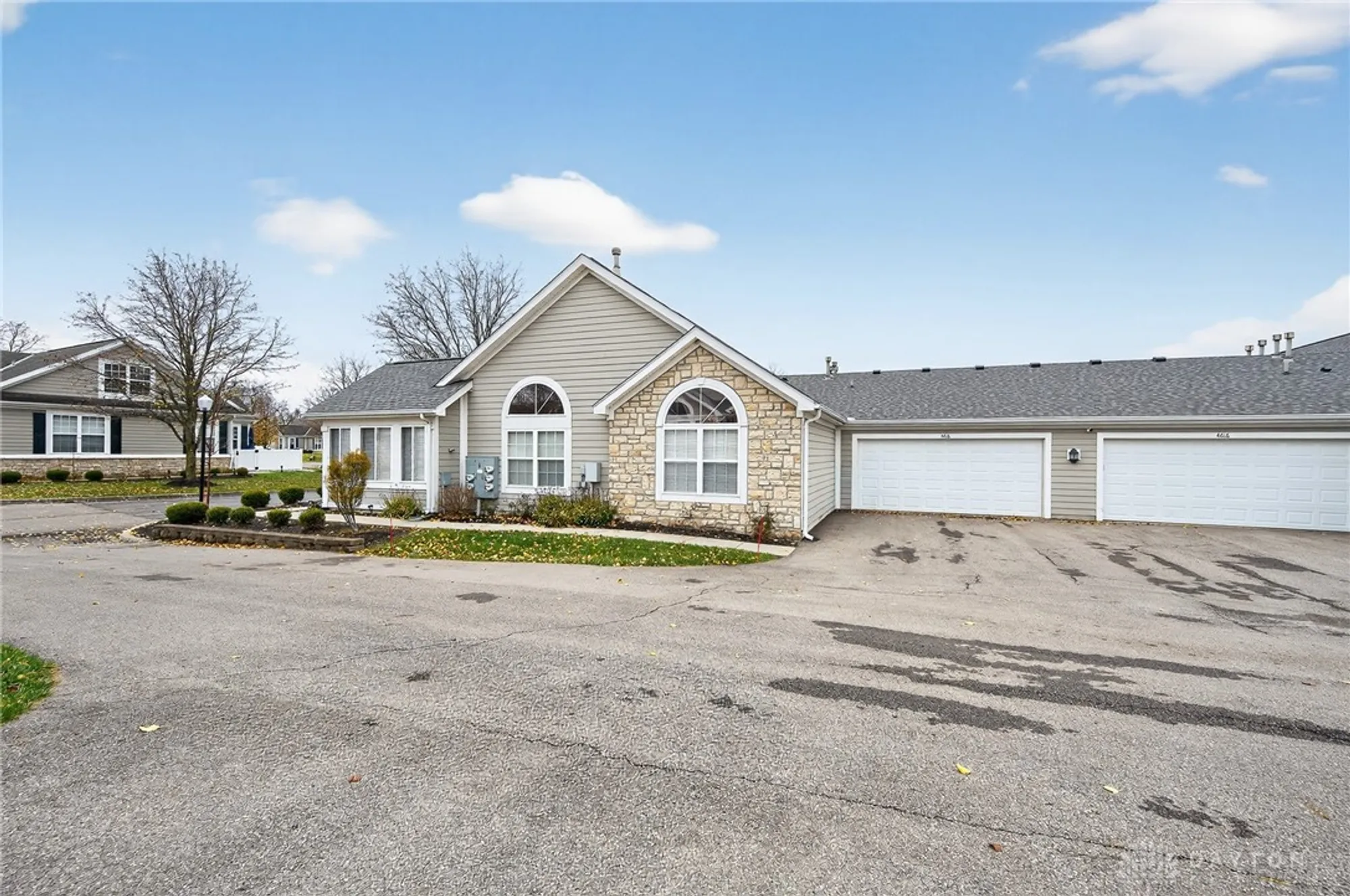 Property Slideshow image 2 of 54 | 4618 cobblestone dr, Tipp City, OH, 45371