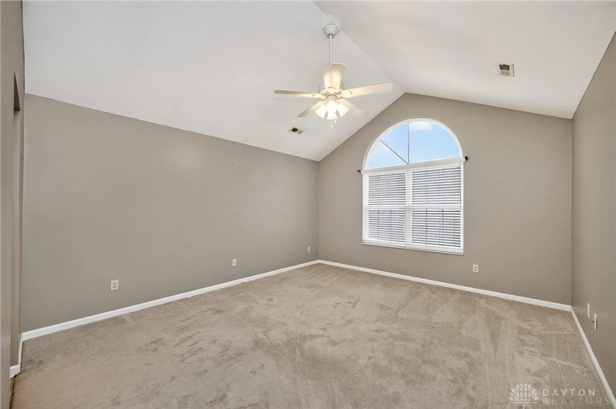 Property Slideshow image 32 of 54 | 4618 cobblestone dr, Tipp City, OH, 45371