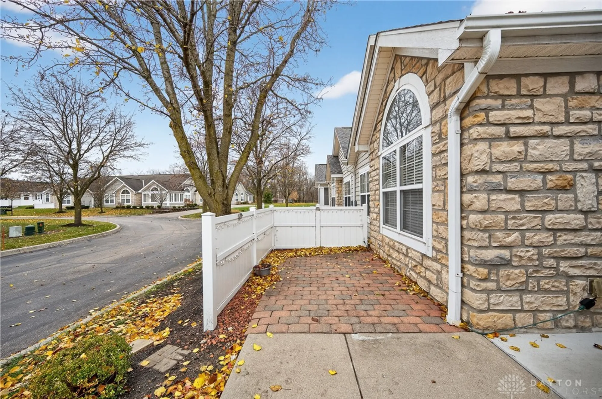 Property Slideshow image 8 of 54 | 4618 cobblestone dr, Tipp City, OH, 45371