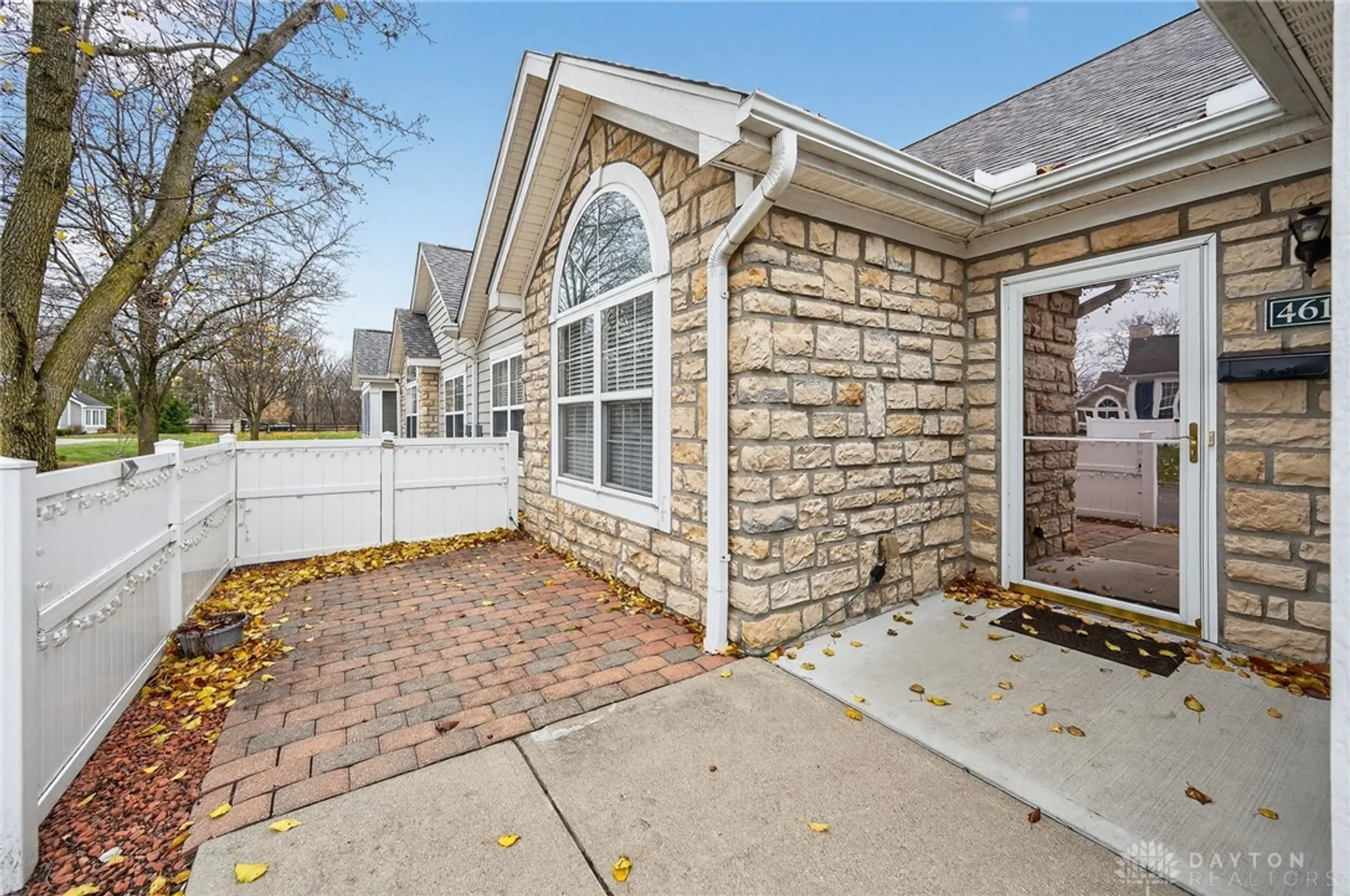 Property Slideshow image 9 of 54 | 4618 cobblestone dr, Tipp City, OH, 45371