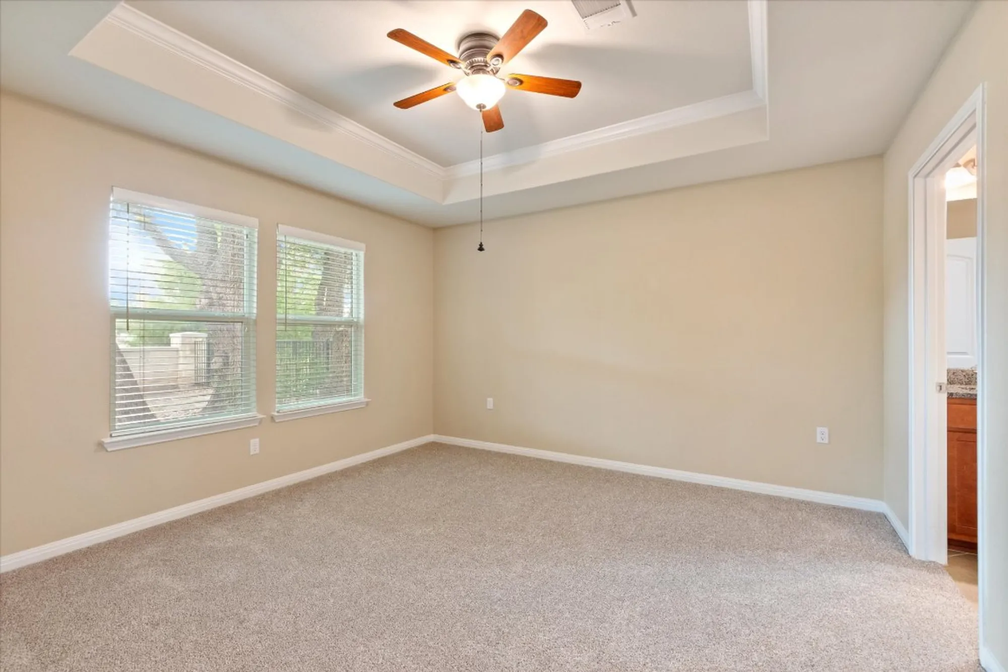 Property Slideshow image 15 of 29 | 510 holiday creek ln, Georgetown, TX, 78633