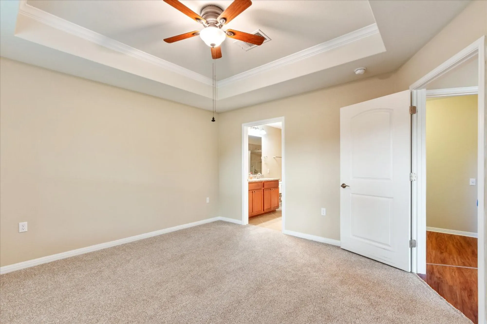 Property Slideshow image 16 of 29 | 510 holiday creek ln, Georgetown, TX, 78633