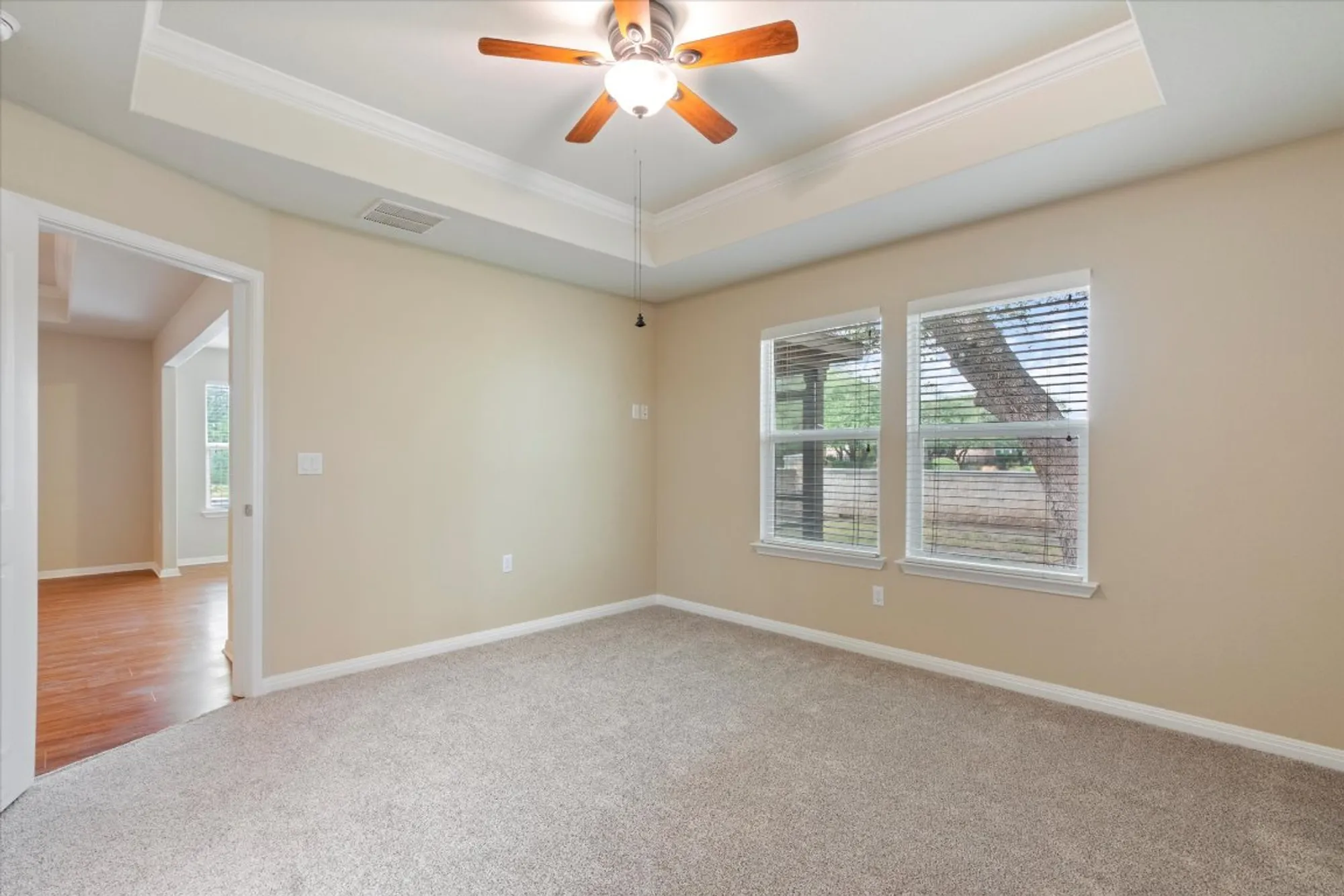 Property Slideshow image 18 of 29 | 510 holiday creek ln, Georgetown, TX, 78633