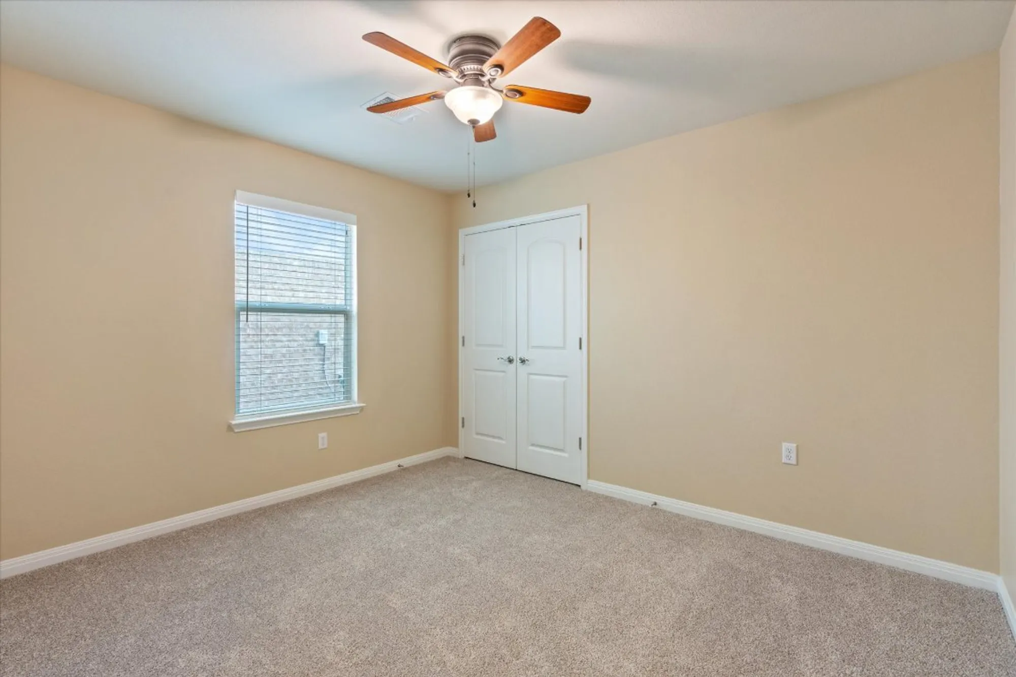 Property Slideshow image 12 of 29 | 510 holiday creek ln, Georgetown, TX, 78633