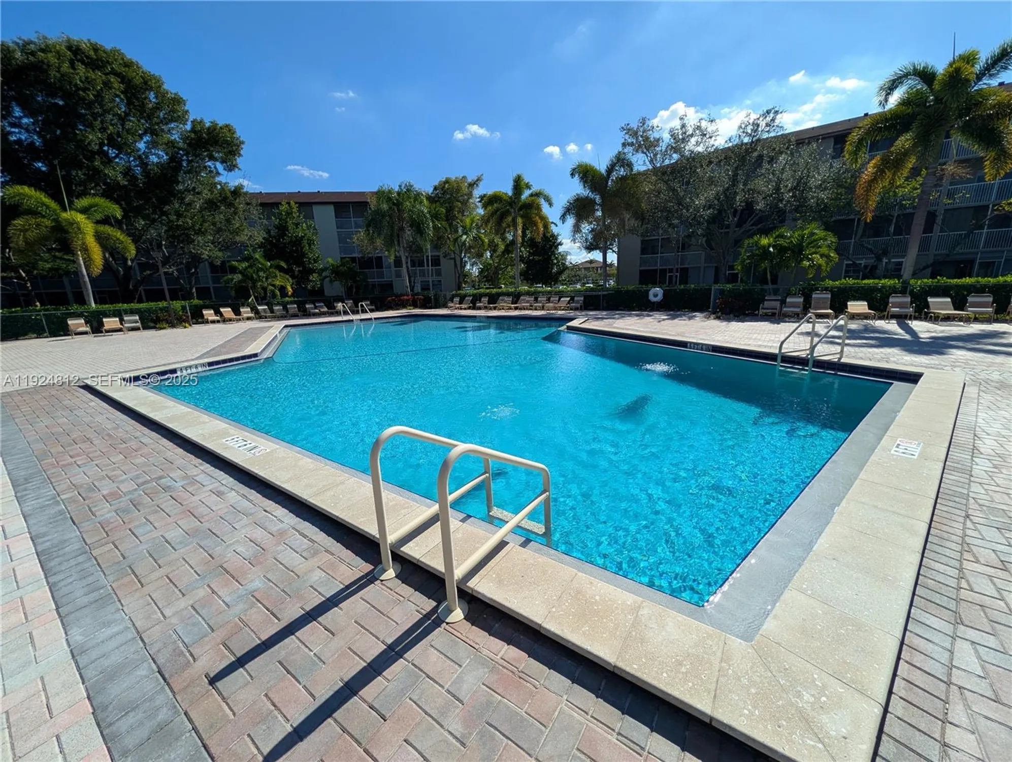 Property Slideshow image 15 of 32 | 850 sw 133rd ter apt 202b, Pembroke Pines, FL, 33027
