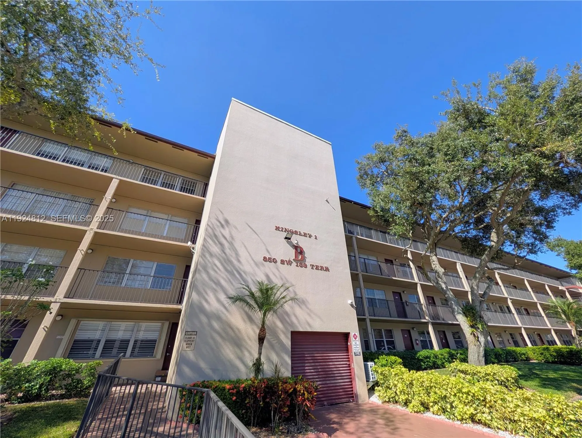 Property Slideshow image 1 of 32 | 850 sw 133rd ter apt 202b, Pembroke Pines, FL, 33027
