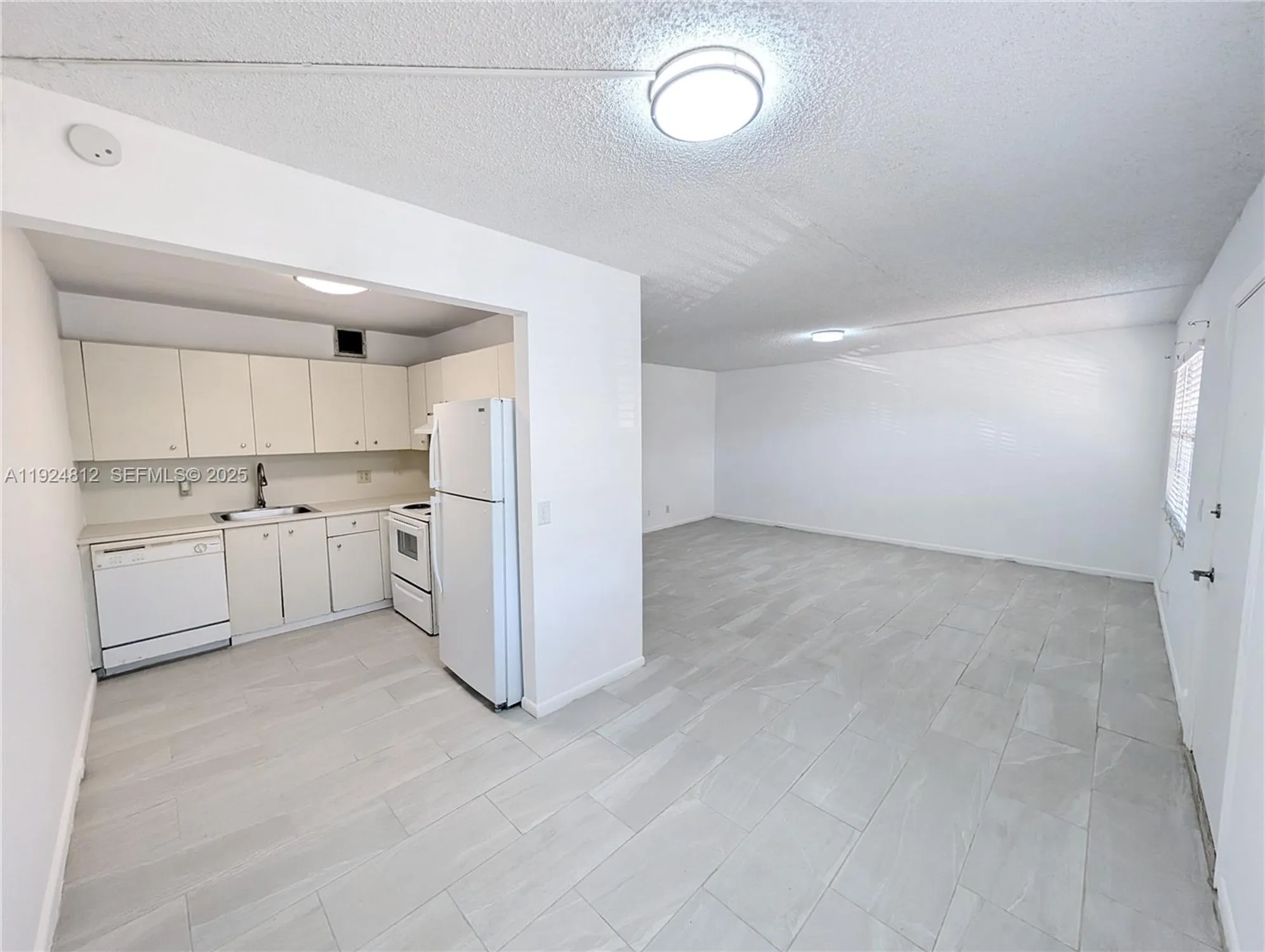 Property Slideshow image 3 of 32 | 850 sw 133rd ter apt 202b, Pembroke Pines, FL, 33027