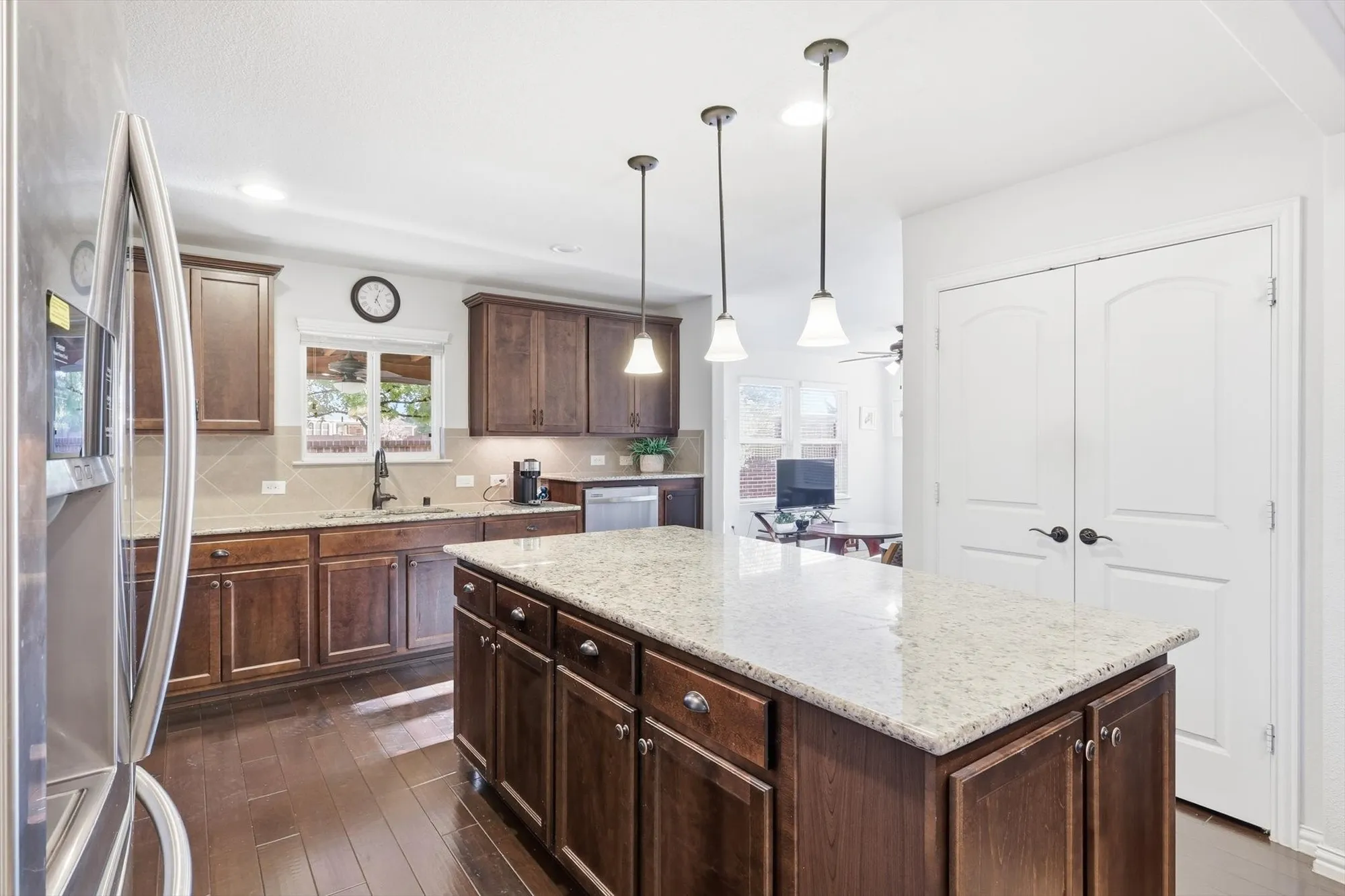 Property Slideshow image 18 of 40 | 7992 cool river dr, Frisco, TX, 75036