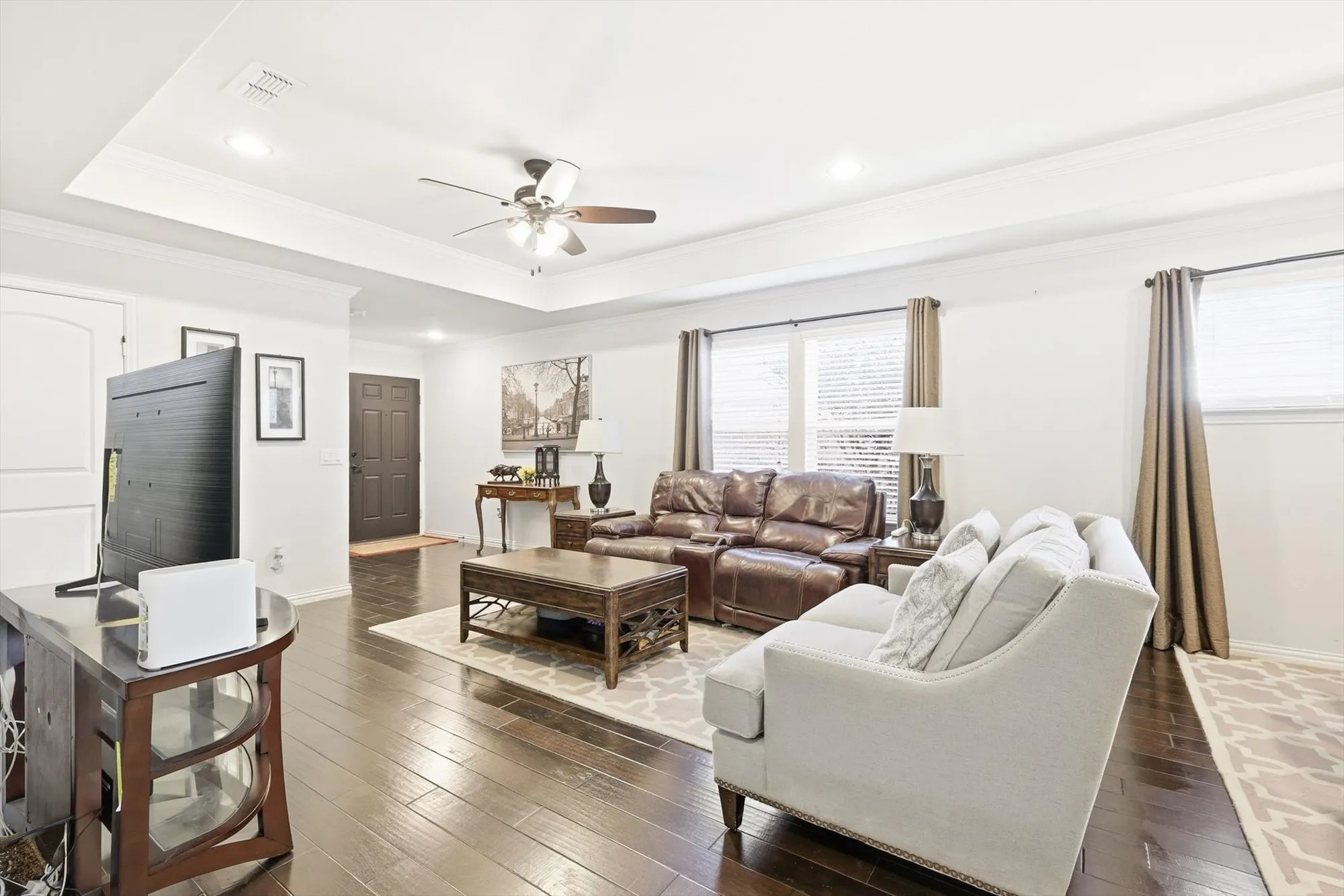 Property Slideshow image 10 of 40 | 7992 cool river dr, Frisco, TX, 75036