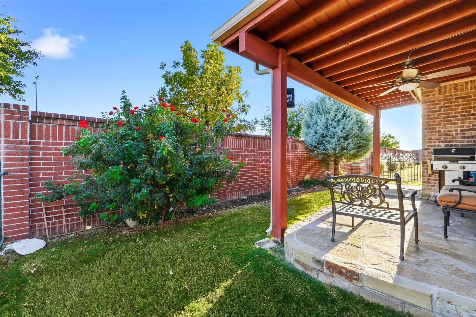 Property Slideshow image 35 of 40 | 7992 cool river dr, Frisco, TX, 75036