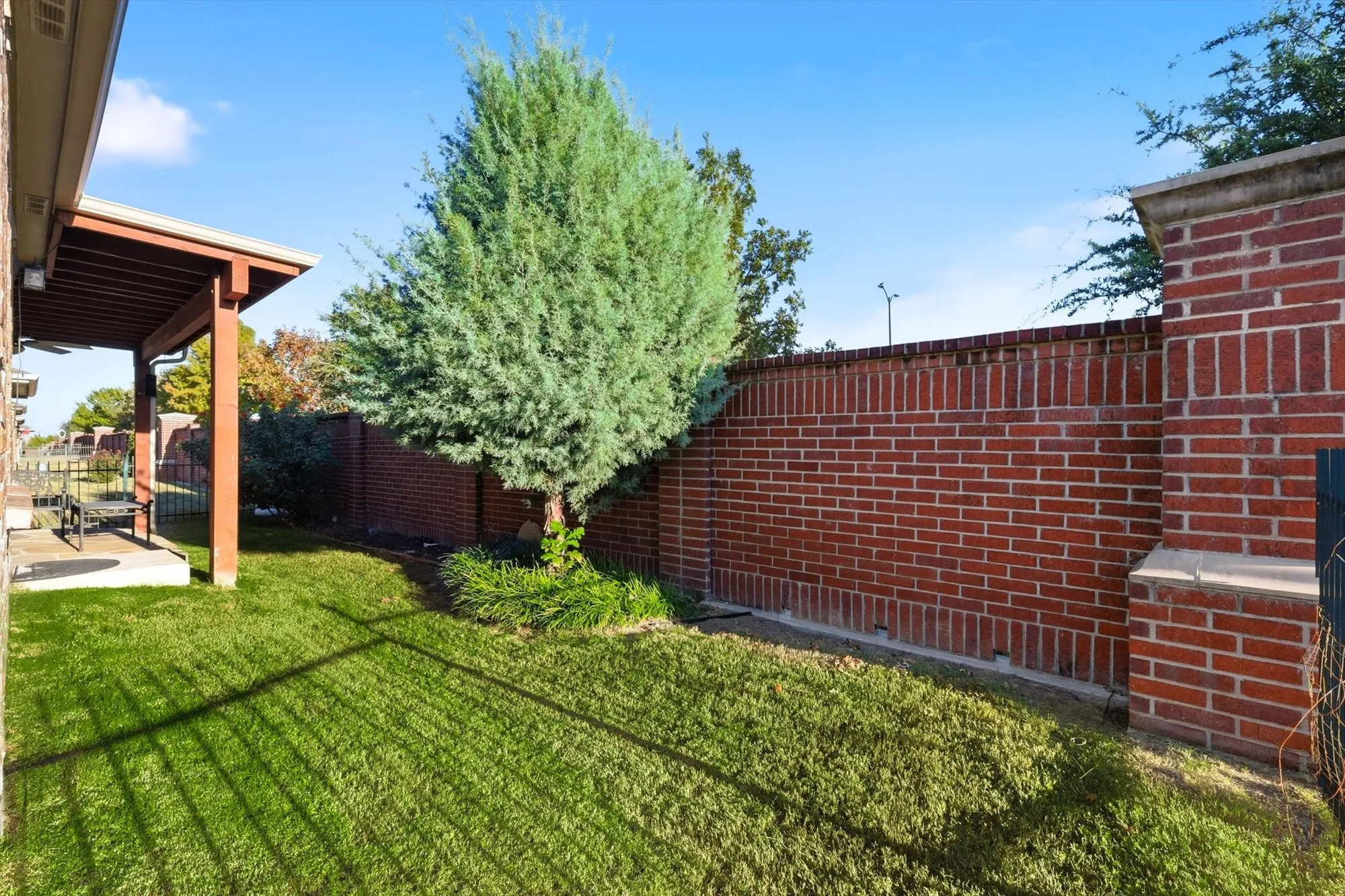 Property Slideshow image 36 of 40 | 7992 cool river dr, Frisco, TX, 75036