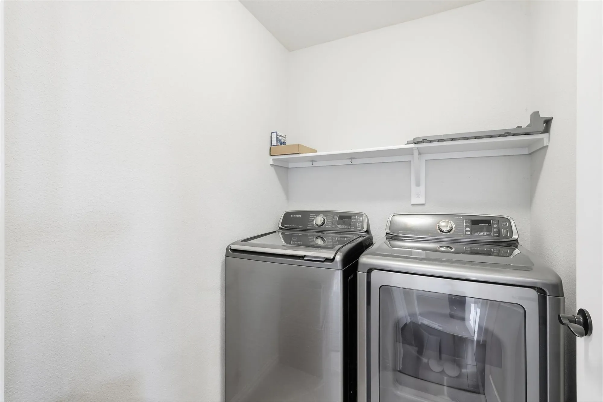 Property Slideshow image 32 of 40 | 7992 cool river dr, Frisco, TX, 75036