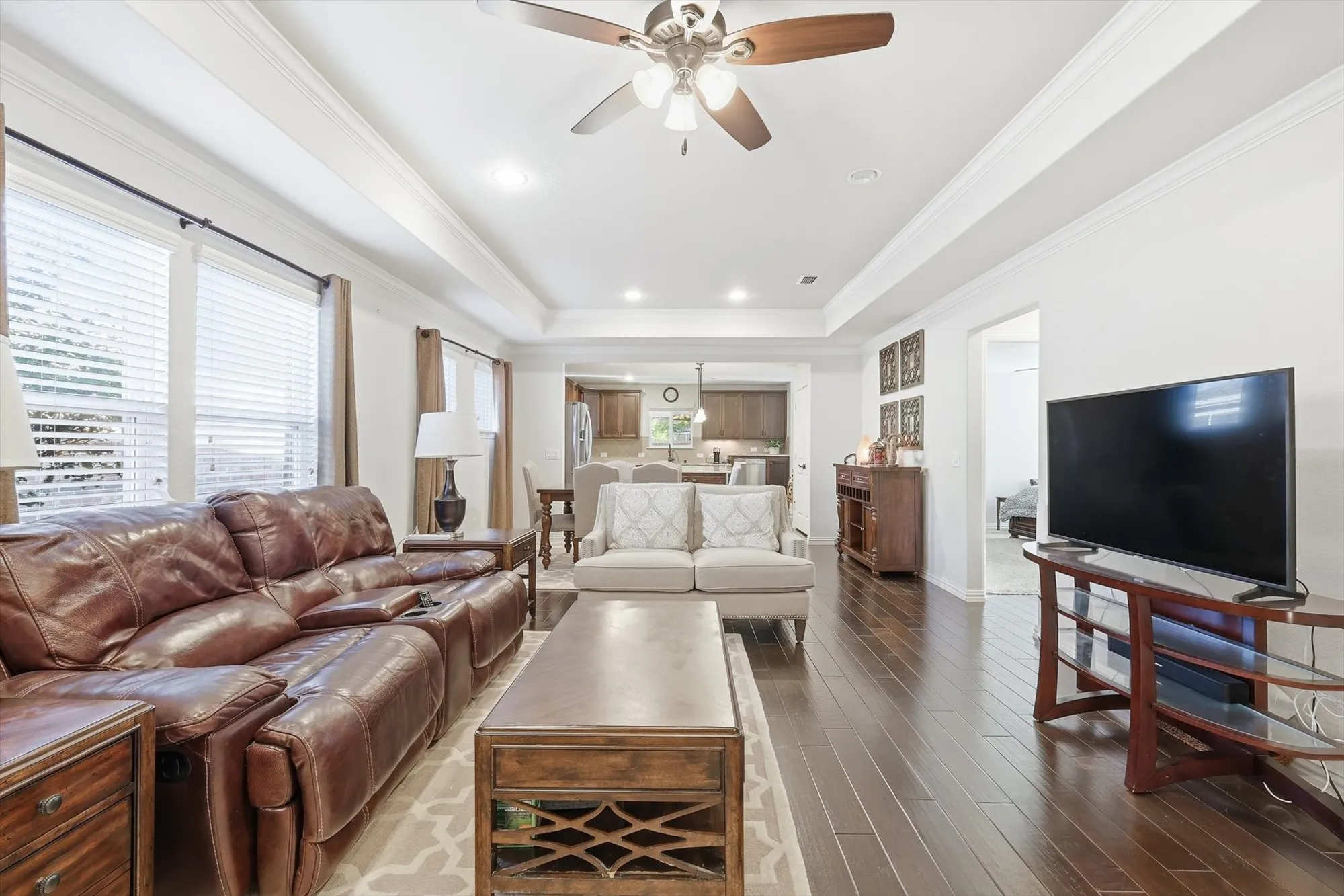 Property Slideshow image 8 of 40 | 7992 cool river dr, Frisco, TX, 75036