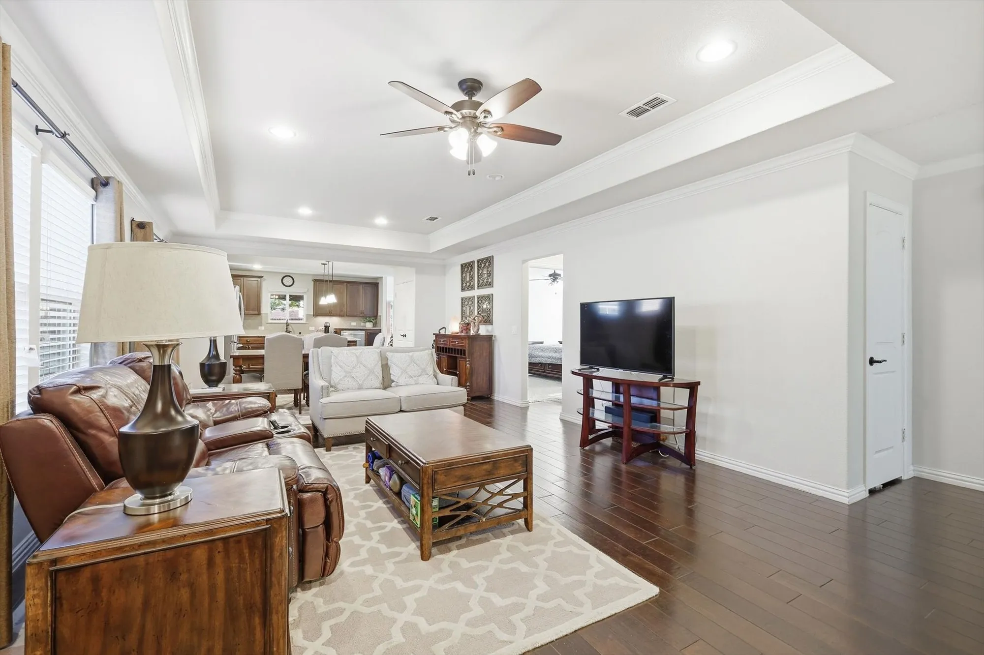 Property Slideshow image 9 of 40 | 7992 cool river dr, Frisco, TX, 75036