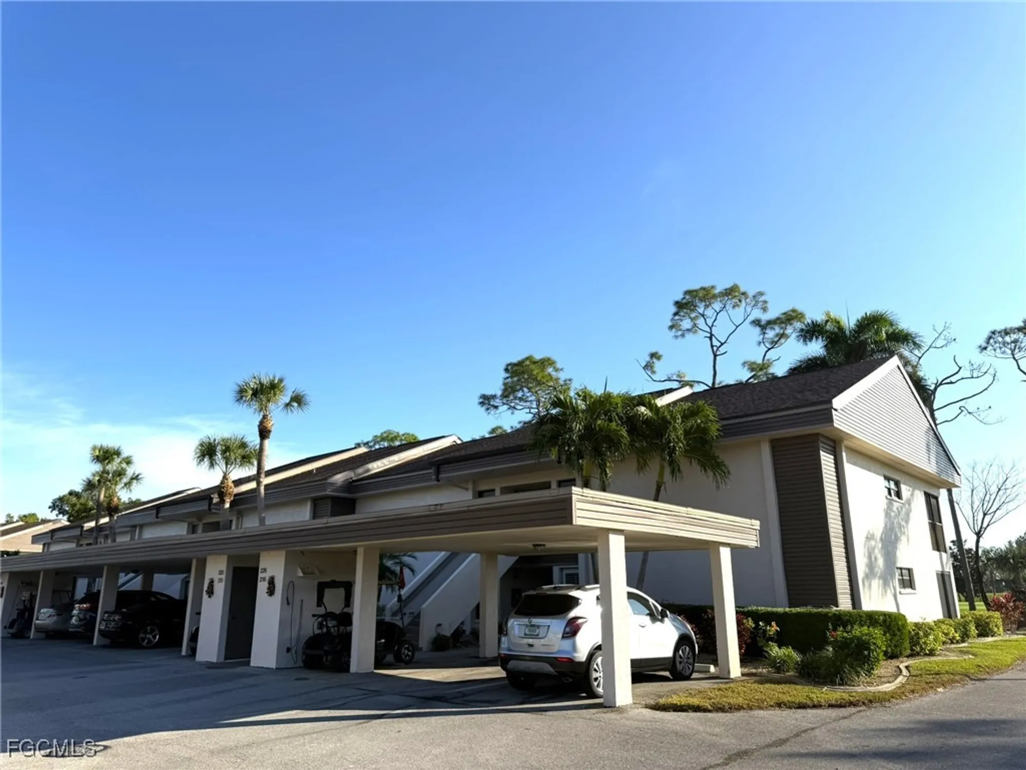 Property Slideshow image 1 of 48 | 5630 trailwinds dr 215, Fort Myers, FL, 33907