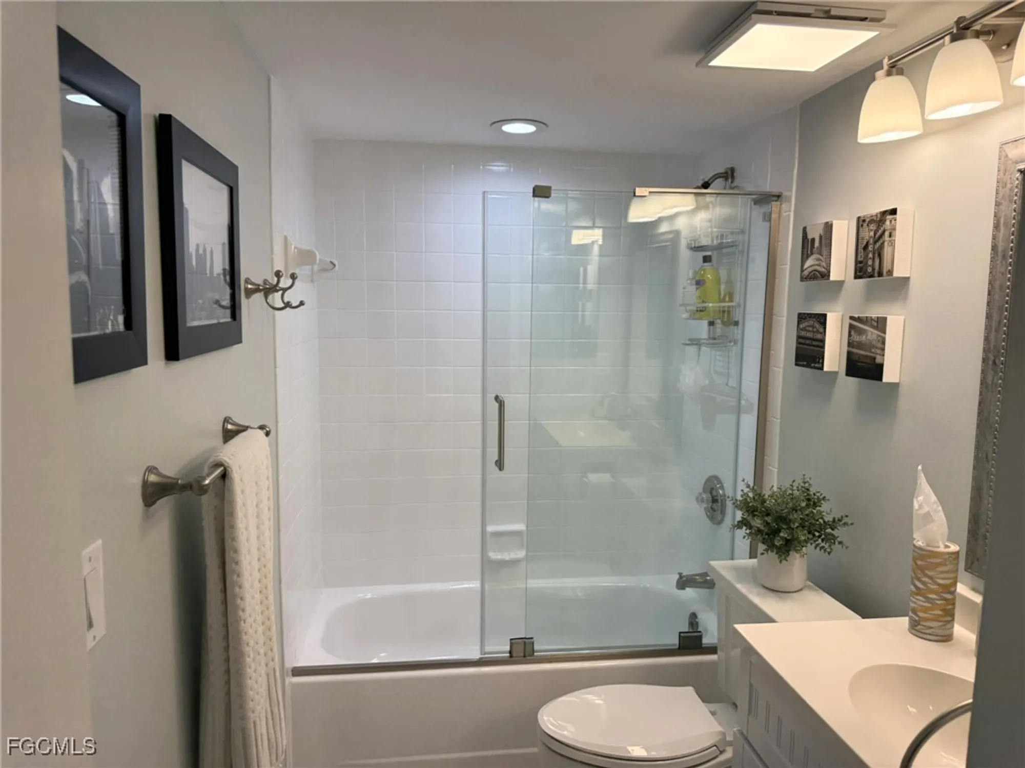 Property Slideshow image 37 of 48 | 5630 trailwinds dr 215, Fort Myers, FL, 33907