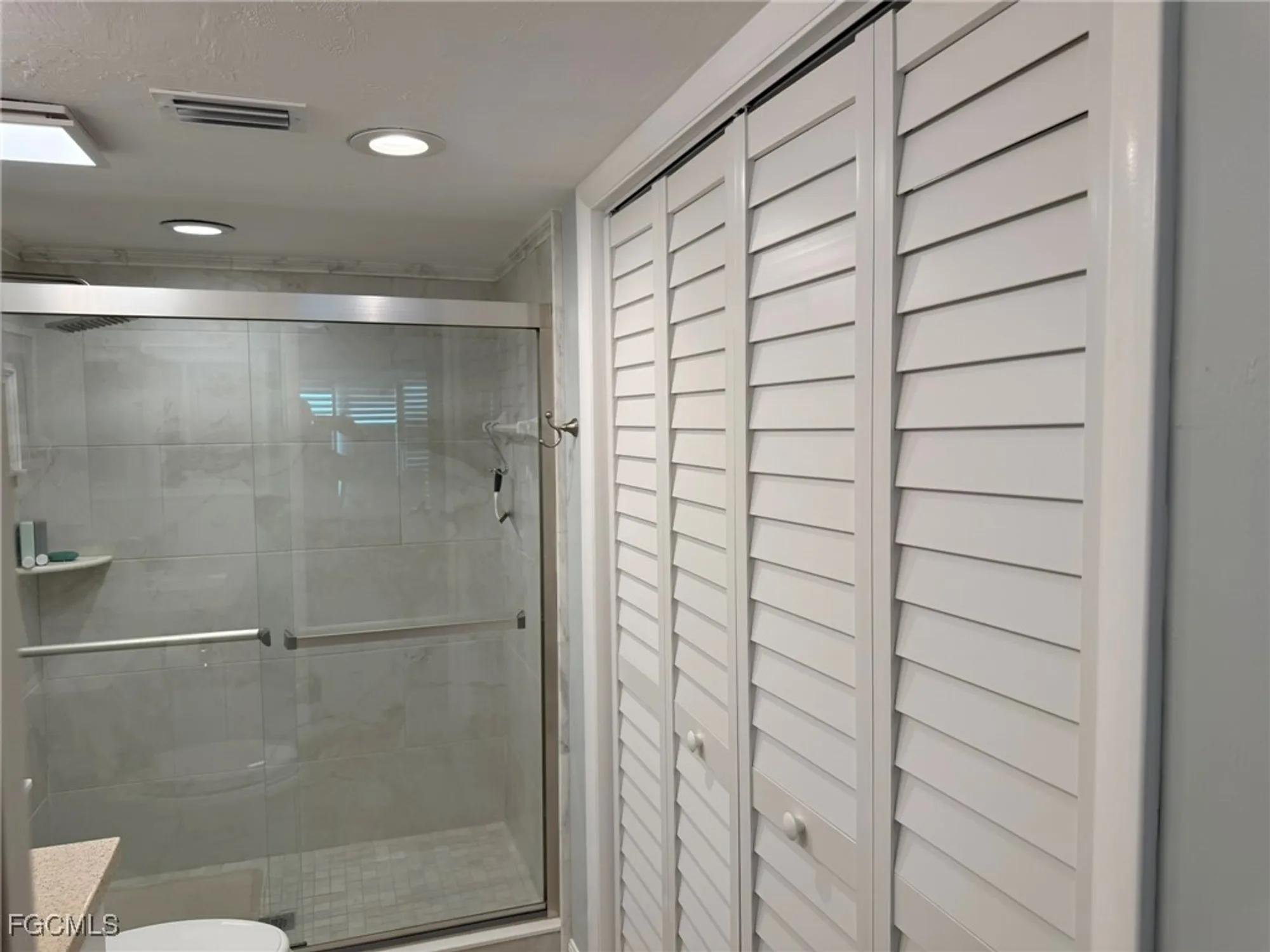 Property Slideshow image 32 of 48 | 5630 trailwinds dr 215, Fort Myers, FL, 33907