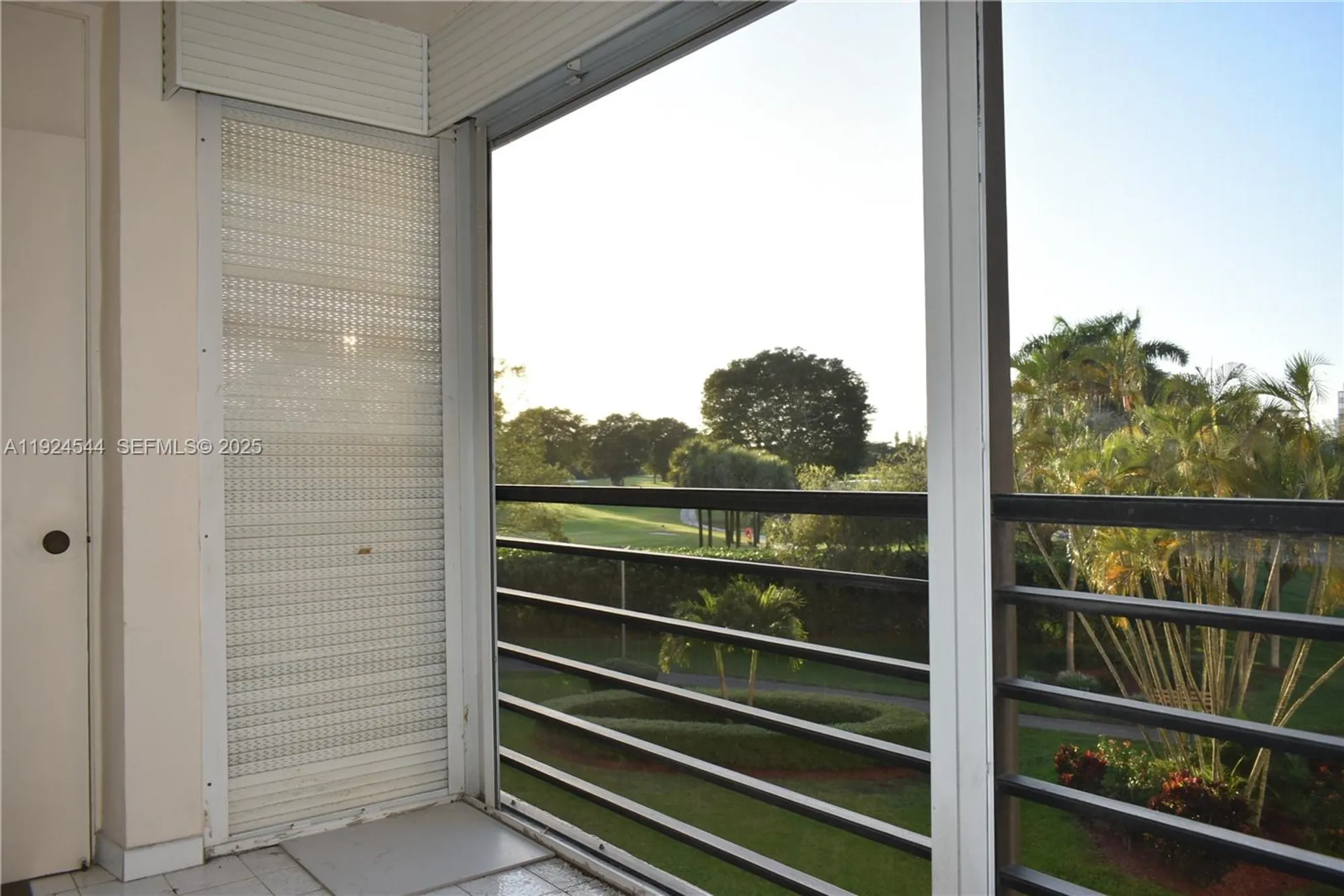 Property Slideshow image 14 of 37 | 1100 saint charles pl 308, Pembroke Pines, FL, 33026