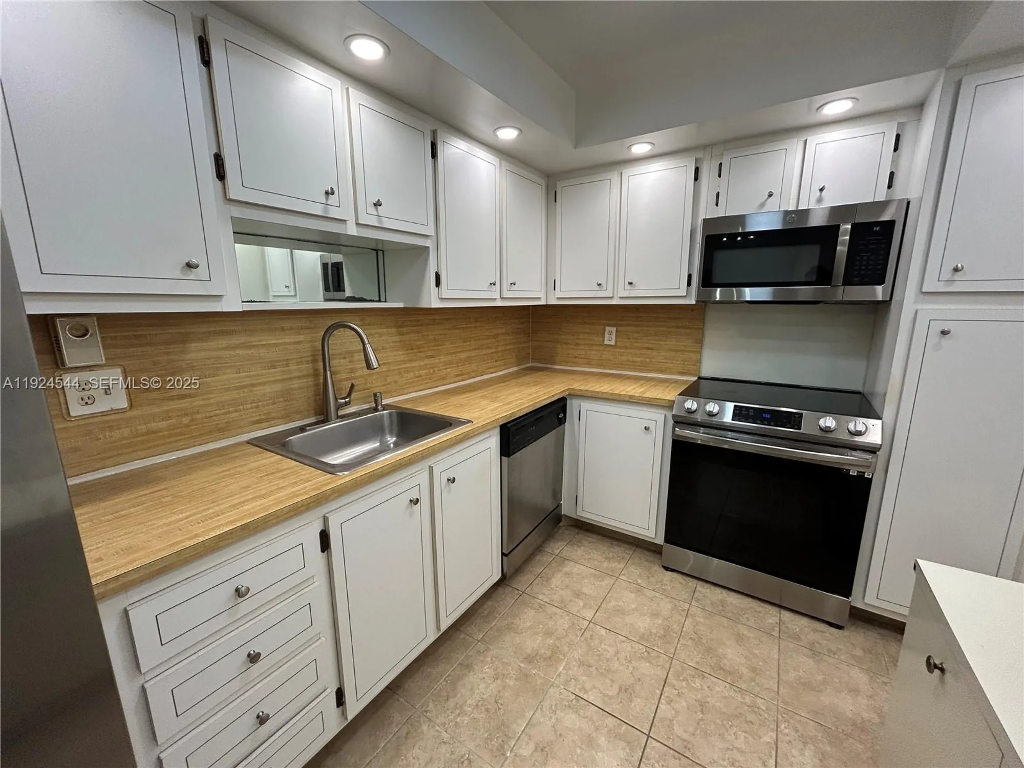 Property Slideshow image 1 of 37 | 1100 saint charles pl 308, Pembroke Pines, FL, 33026