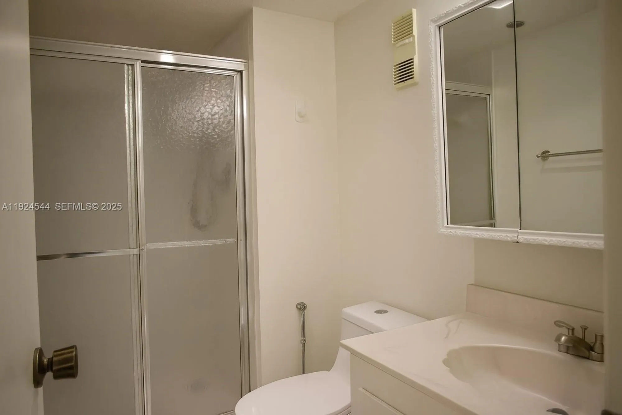 Property Slideshow image 13 of 37 | 1100 saint charles pl 308, Pembroke Pines, FL, 33026