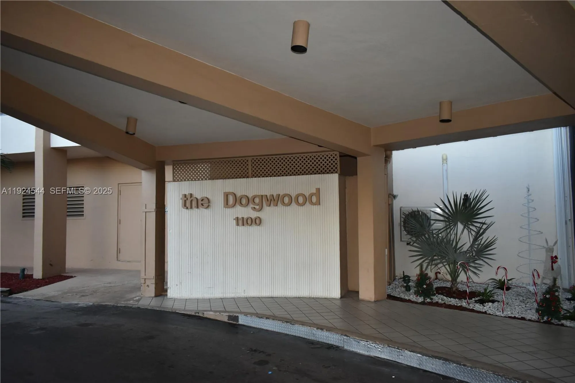 Property Slideshow image 23 of 37 | 1100 saint charles pl 308, Pembroke Pines, FL, 33026