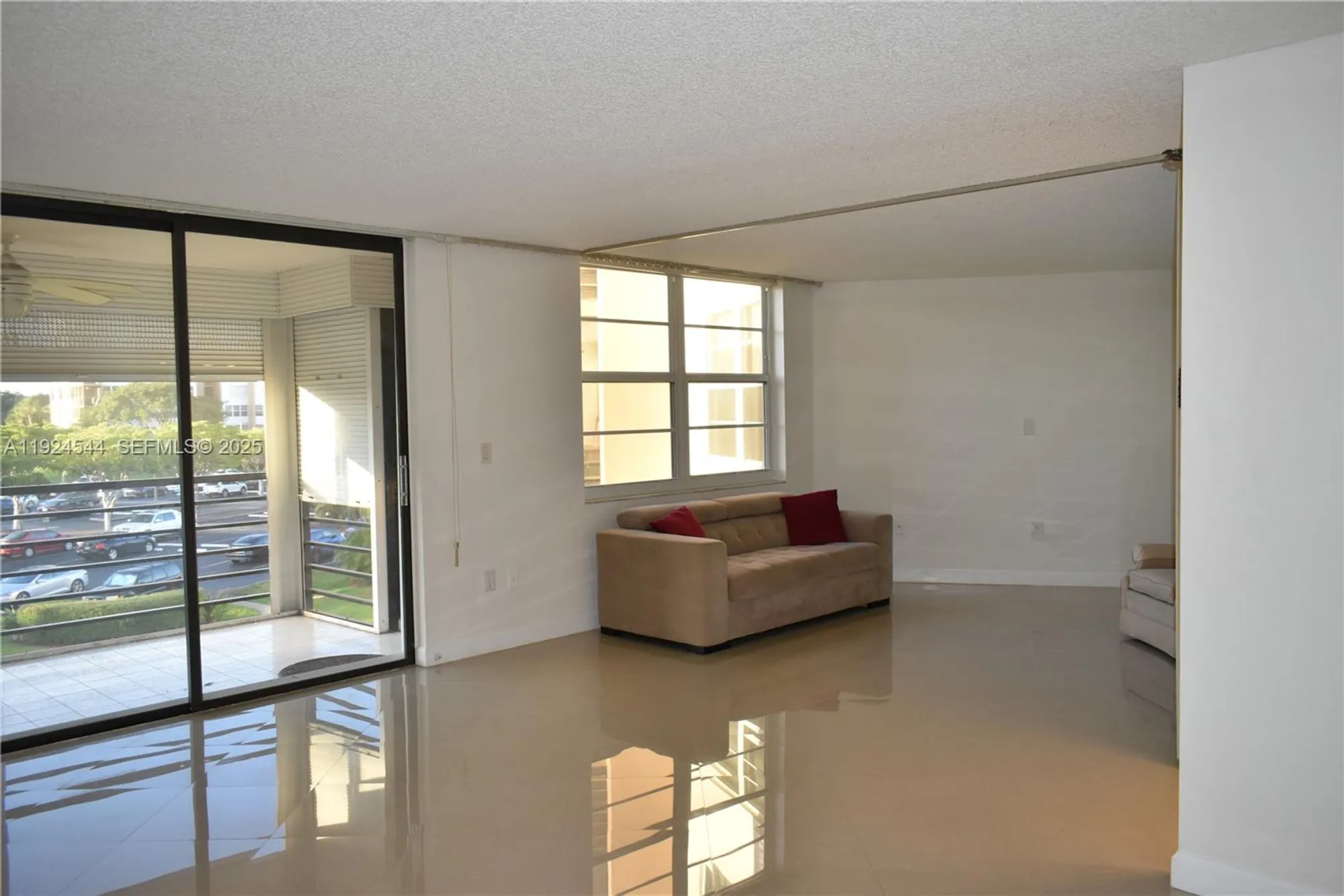 Property Slideshow image 8 of 37 | 1100 saint charles pl 308, Pembroke Pines, FL, 33026