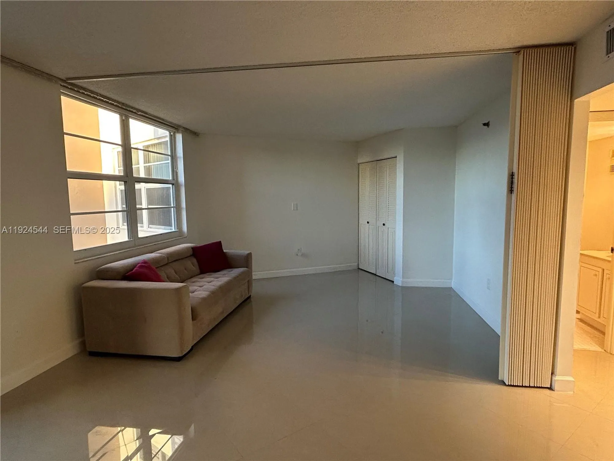 Property Slideshow image 9 of 37 | 1100 saint charles pl 308, Pembroke Pines, FL, 33026