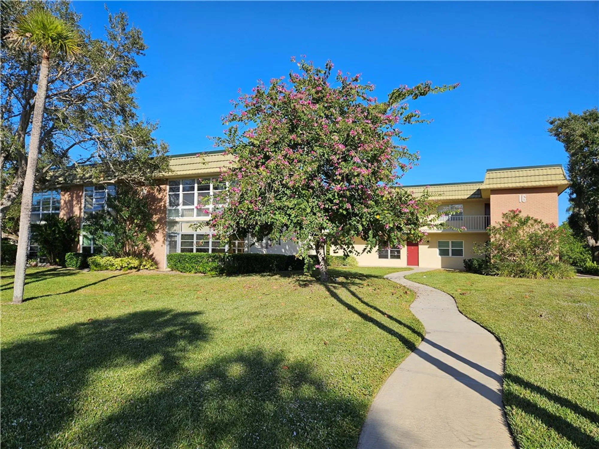 Property Slideshow image 1 of 30 | 16 vista gardens trl 204, Vero Beach, FL, 32962