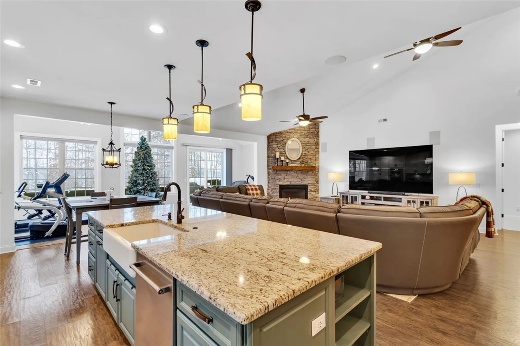 Property Slideshow image 16 of 43 | 288 jefferson ln, Cranberry Twp, PA, 16066