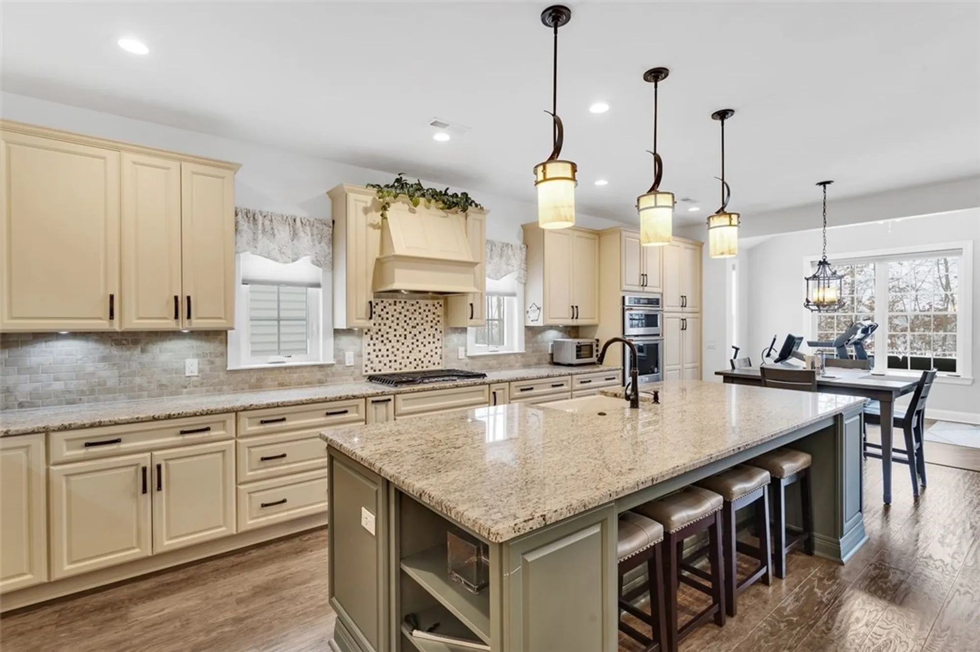 Property Slideshow image 13 of 43 | 288 jefferson ln, Cranberry Twp, PA, 16066