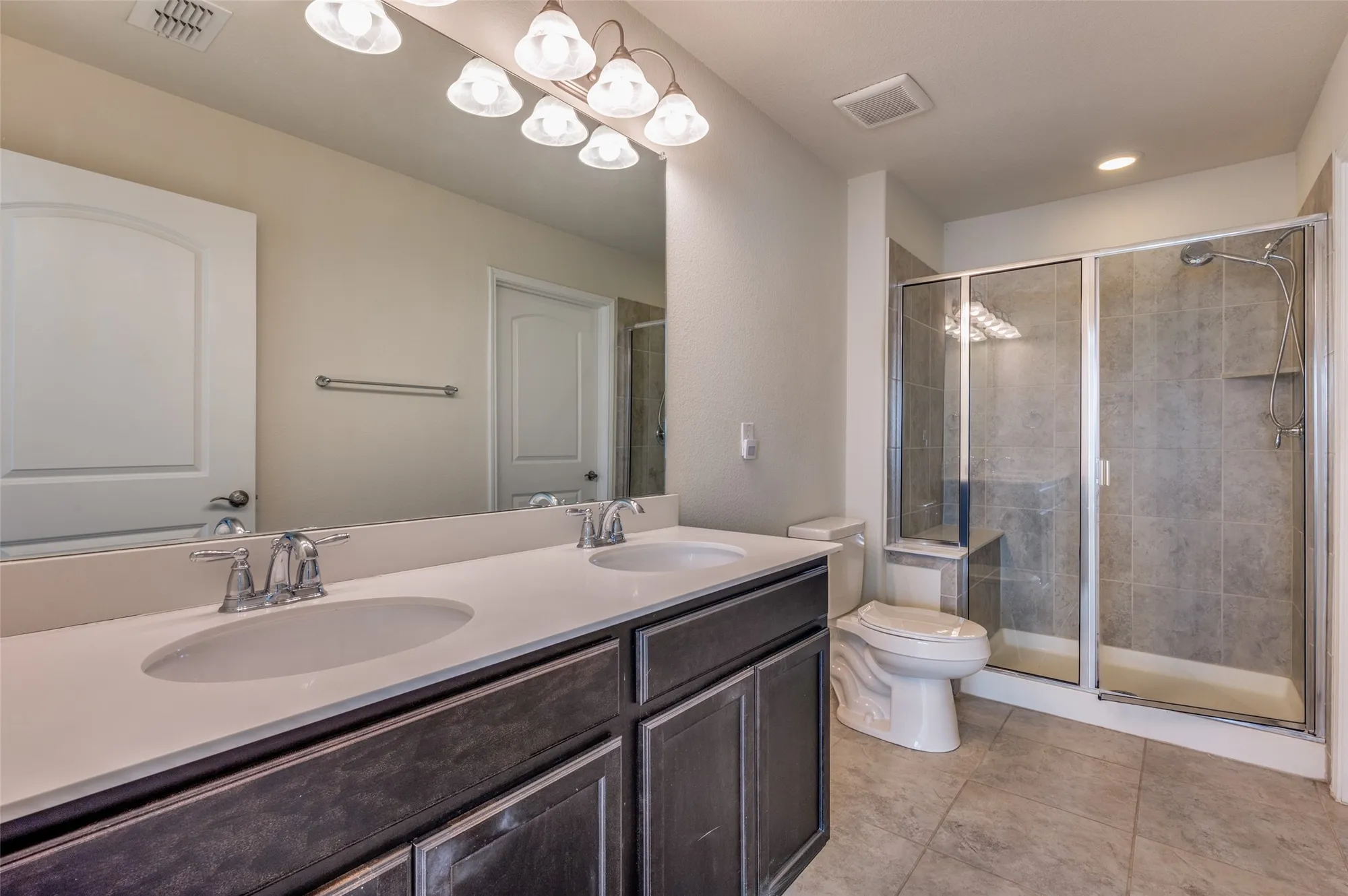 Property Slideshow image 16 of 29 | 2325 beachfront dr, Frisco, TX, 75036
