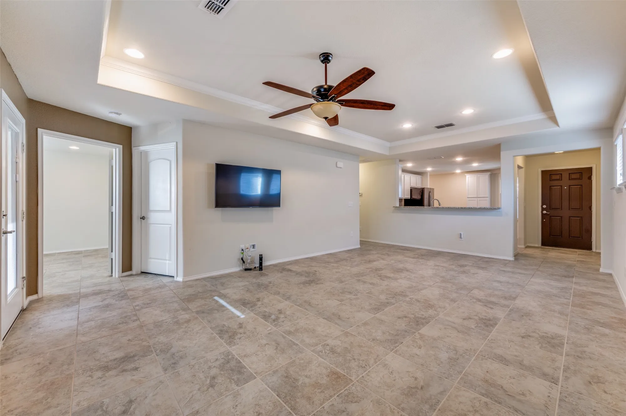 Property Slideshow image 12 of 29 | 2325 beachfront dr, Frisco, TX, 75036