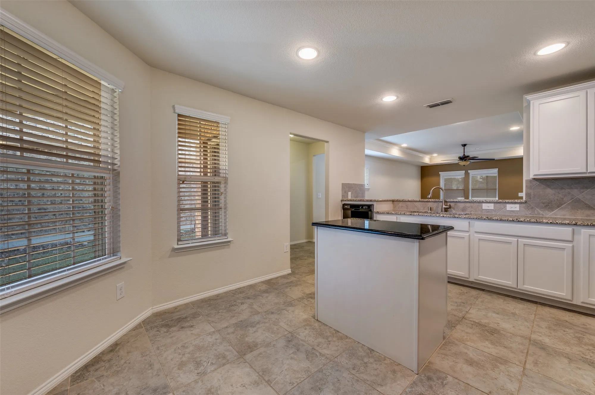 Property Slideshow image 5 of 29 | 2325 beachfront dr, Frisco, TX, 75036