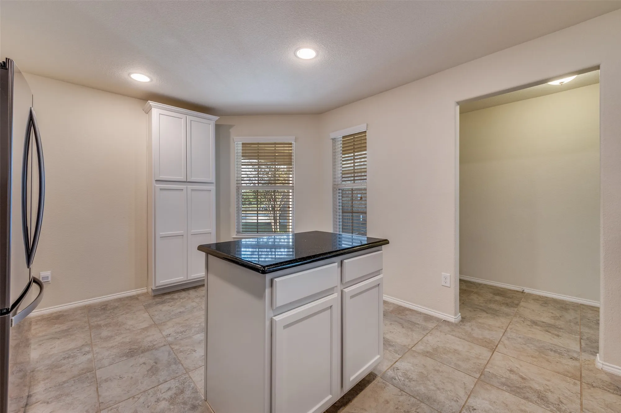 Property Slideshow image 7 of 29 | 2325 beachfront dr, Frisco, TX, 75036