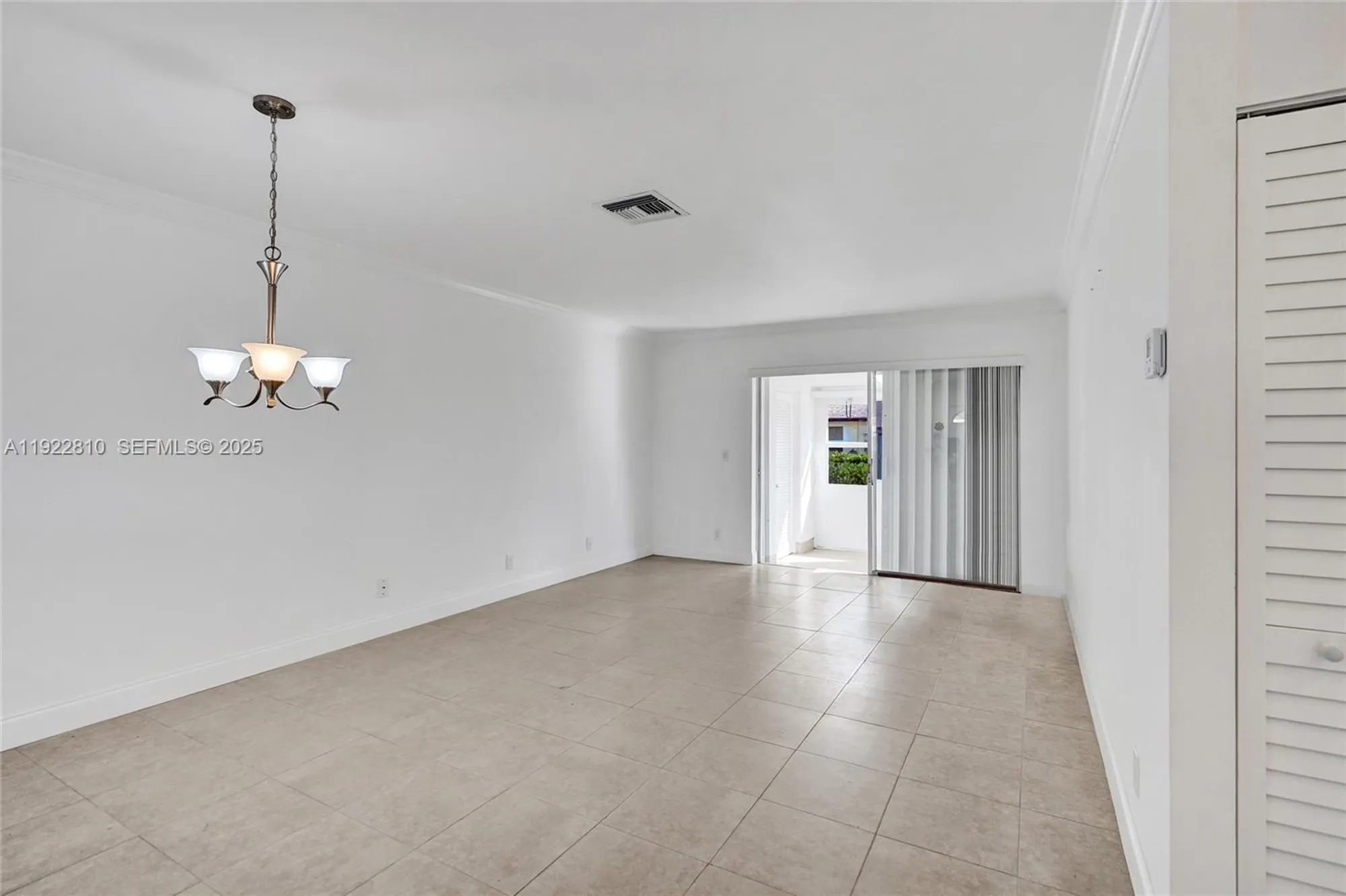 Property Slideshow image 10 of 60 | 2915 crosley dr w j, West Palm Beach, FL, 33415