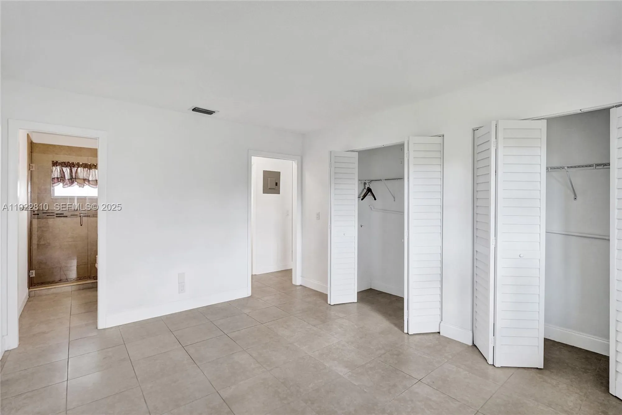 Property Slideshow image 32 of 60 | 2915 crosley dr w j, West Palm Beach, FL, 33415