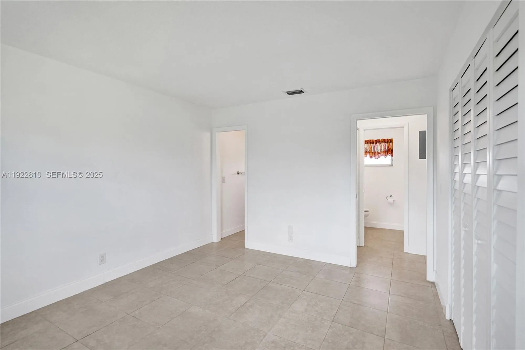 Property Slideshow image 33 of 60 | 2915 crosley dr w j, West Palm Beach, FL, 33415