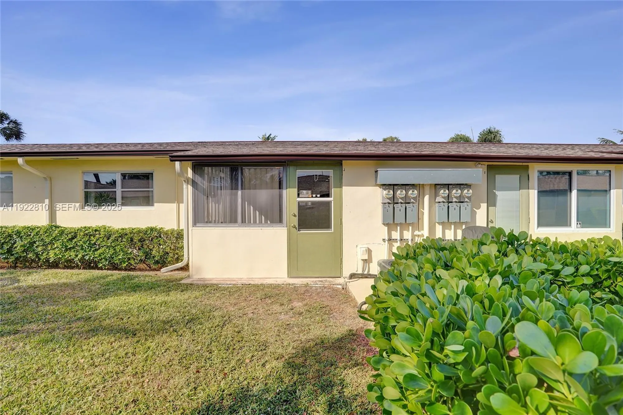 Property Slideshow image 43 of 60 | 2915 crosley dr w j, West Palm Beach, FL, 33415