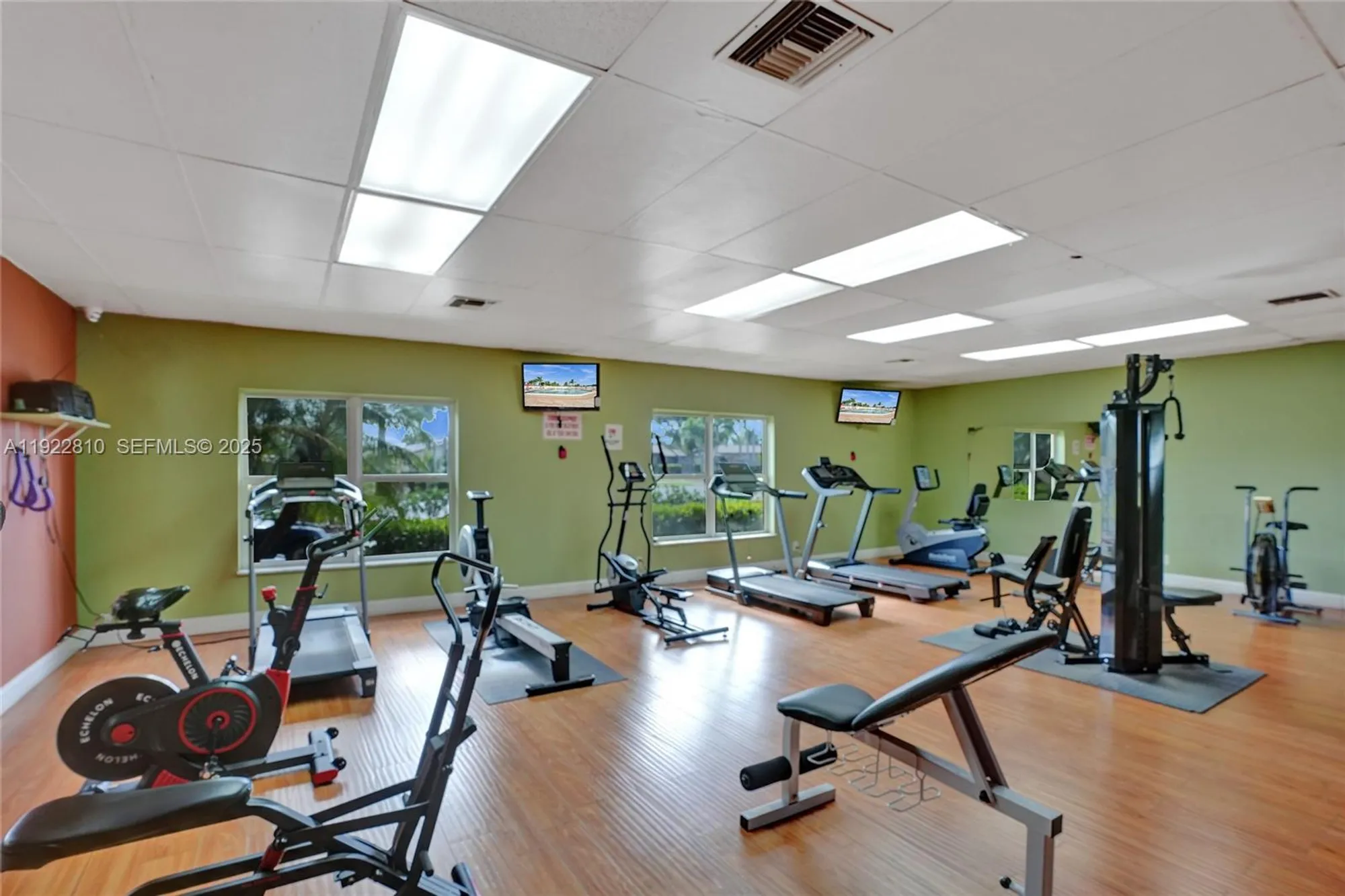 Property Slideshow image 52 of 60 | 2915 crosley dr w j, West Palm Beach, FL, 33415