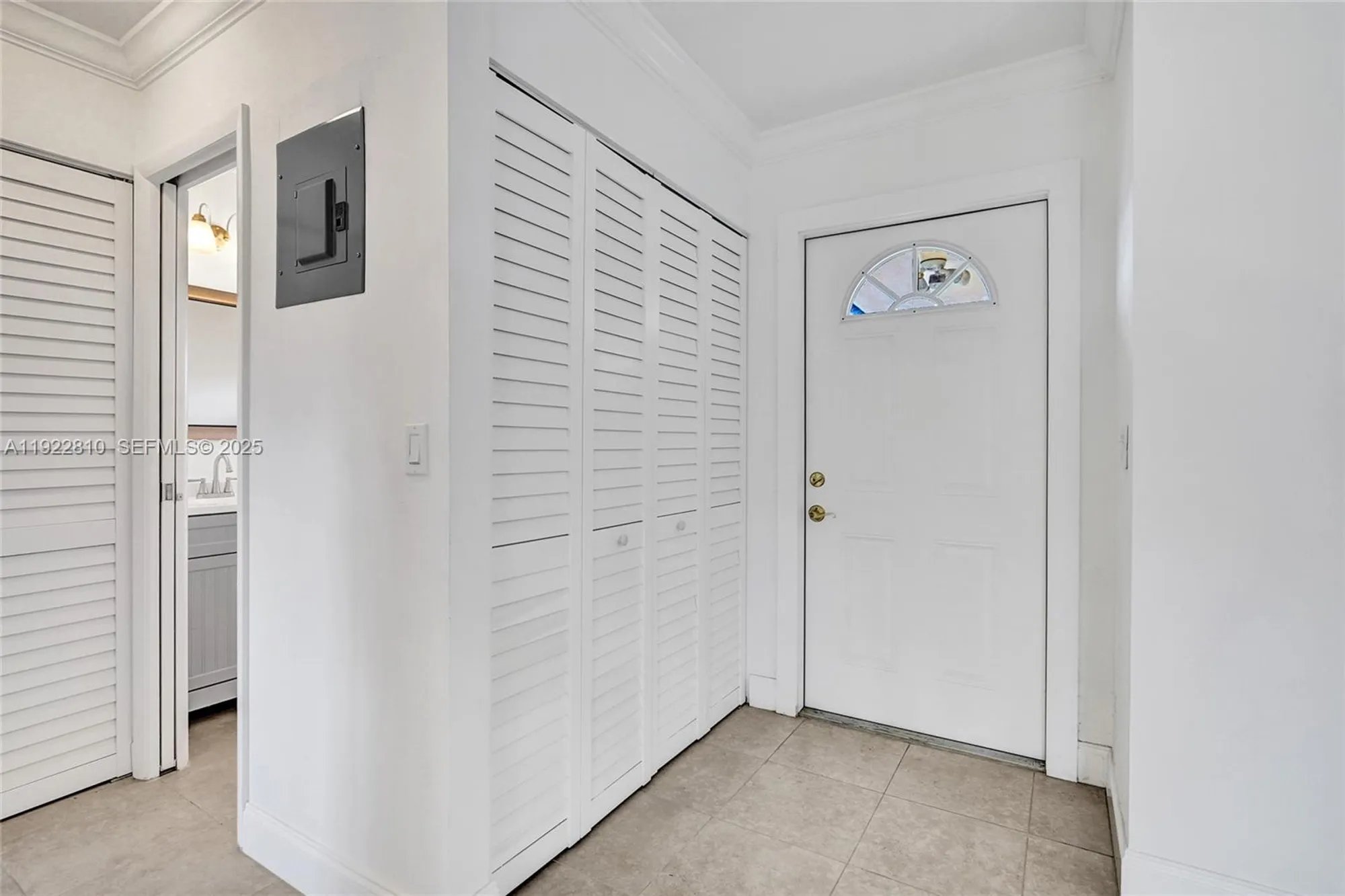 Property Slideshow image 7 of 60 | 2915 crosley dr w j, West Palm Beach, FL, 33415