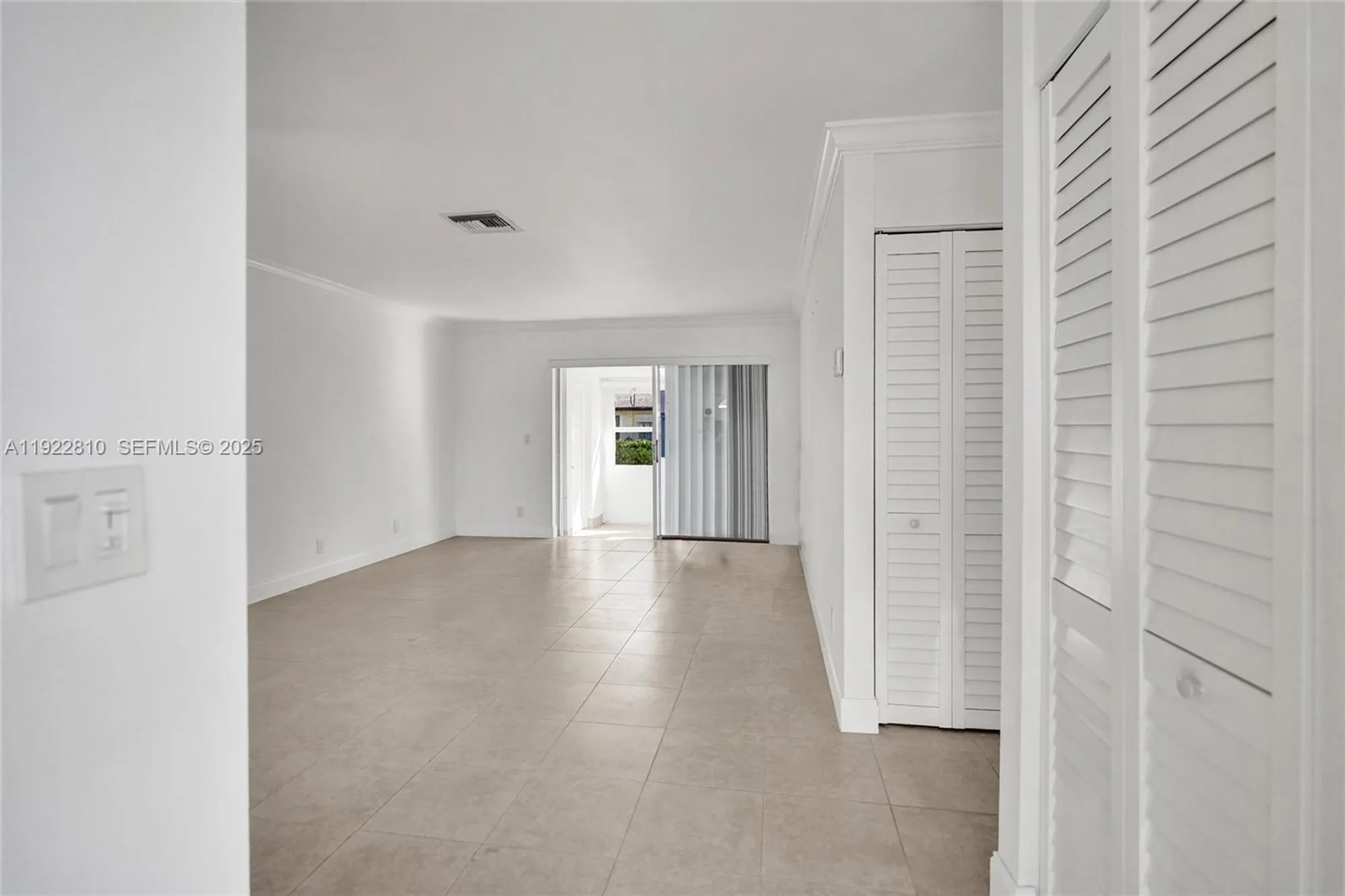 Property Slideshow image 9 of 60 | 2915 crosley dr w j, West Palm Beach, FL, 33415
