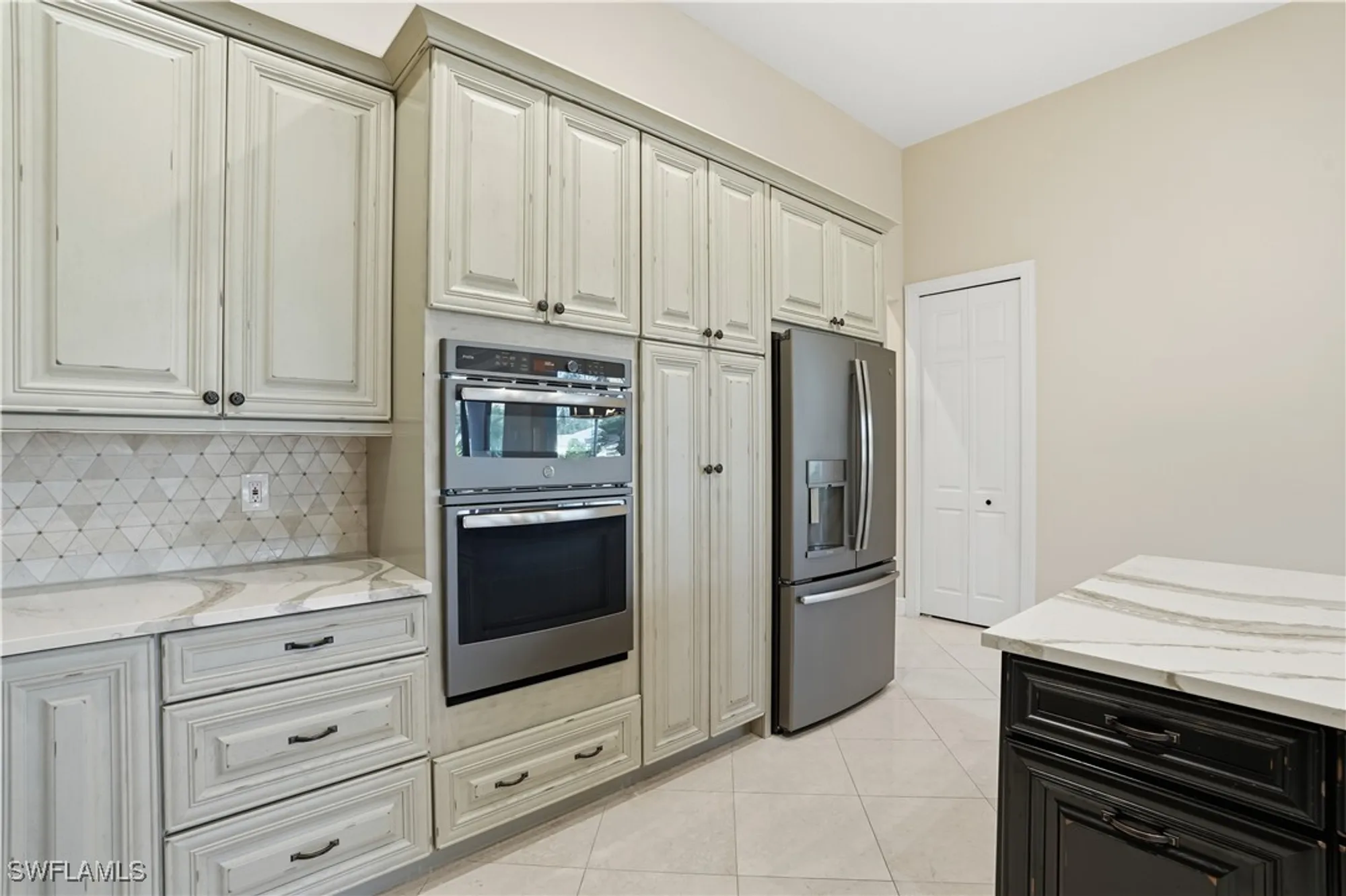 Property Slideshow image 11 of 40 | 462 terra vista ct, Naples, FL, 34119