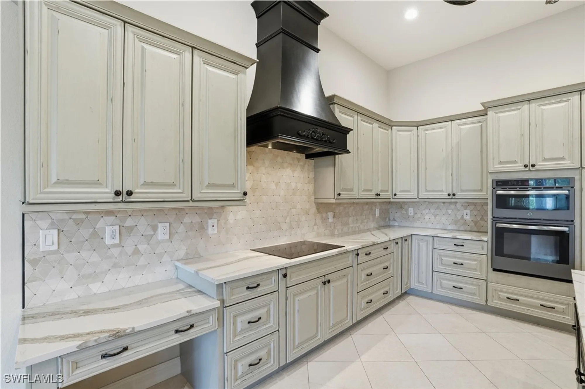 Property Slideshow image 9 of 40 | 462 terra vista ct, Naples, FL, 34119