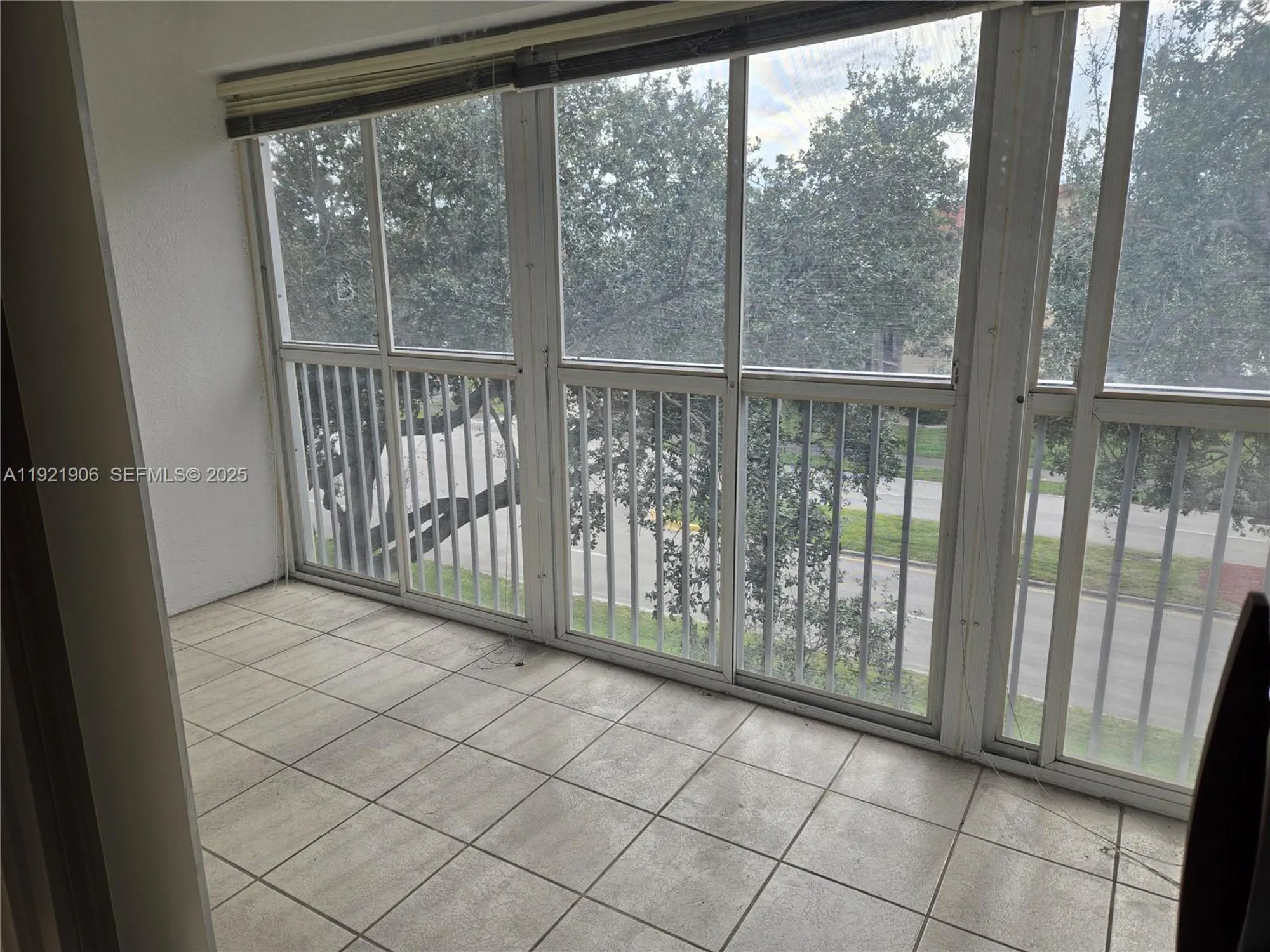 Property Slideshow image 3 of 5 | 1000 sw 128th ter v410, Pembroke Pines, FL, 33027