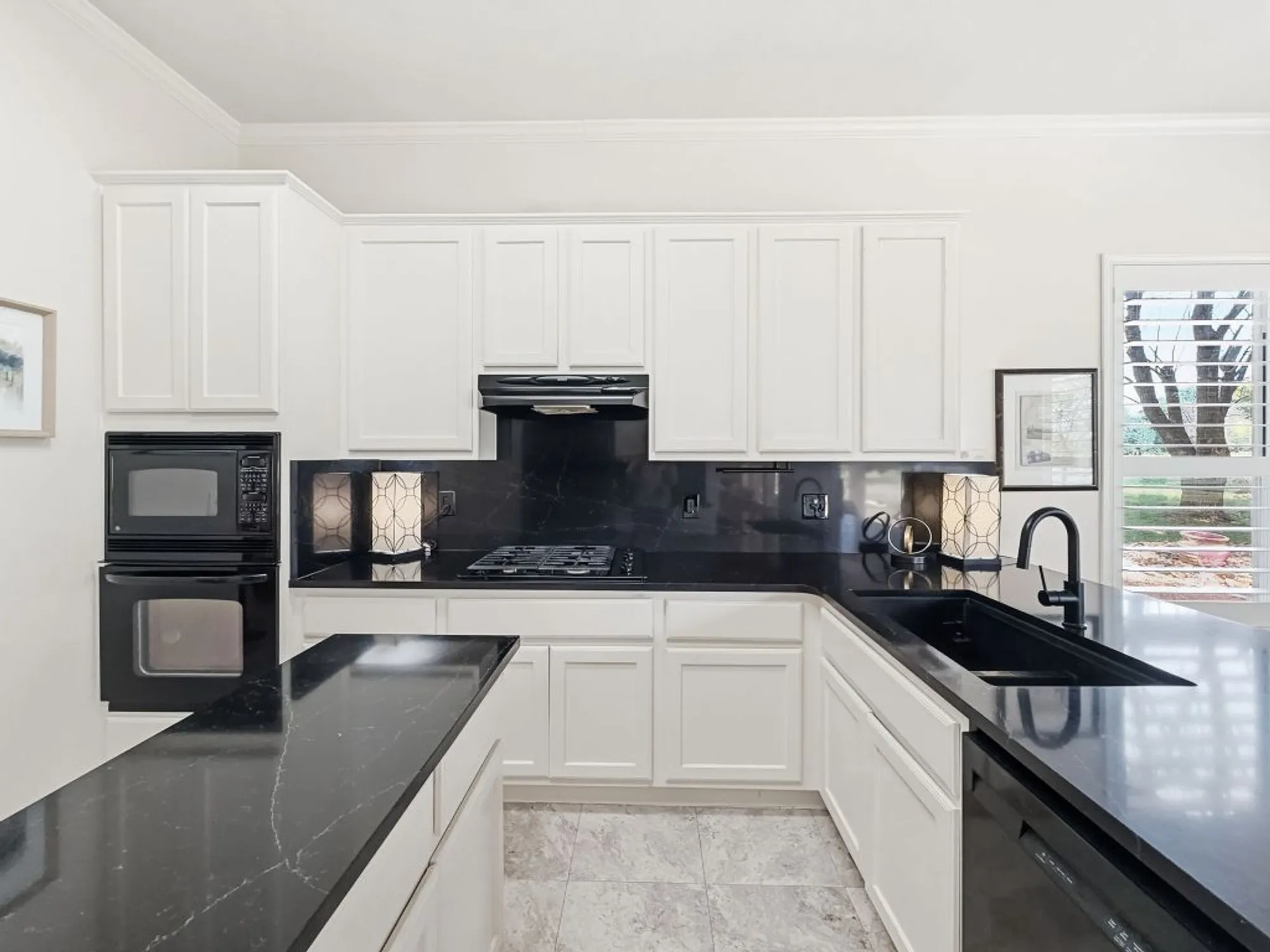 Property Slideshow image 12 of 28 | 126 cold springs dr, Georgetown, TX, 78633