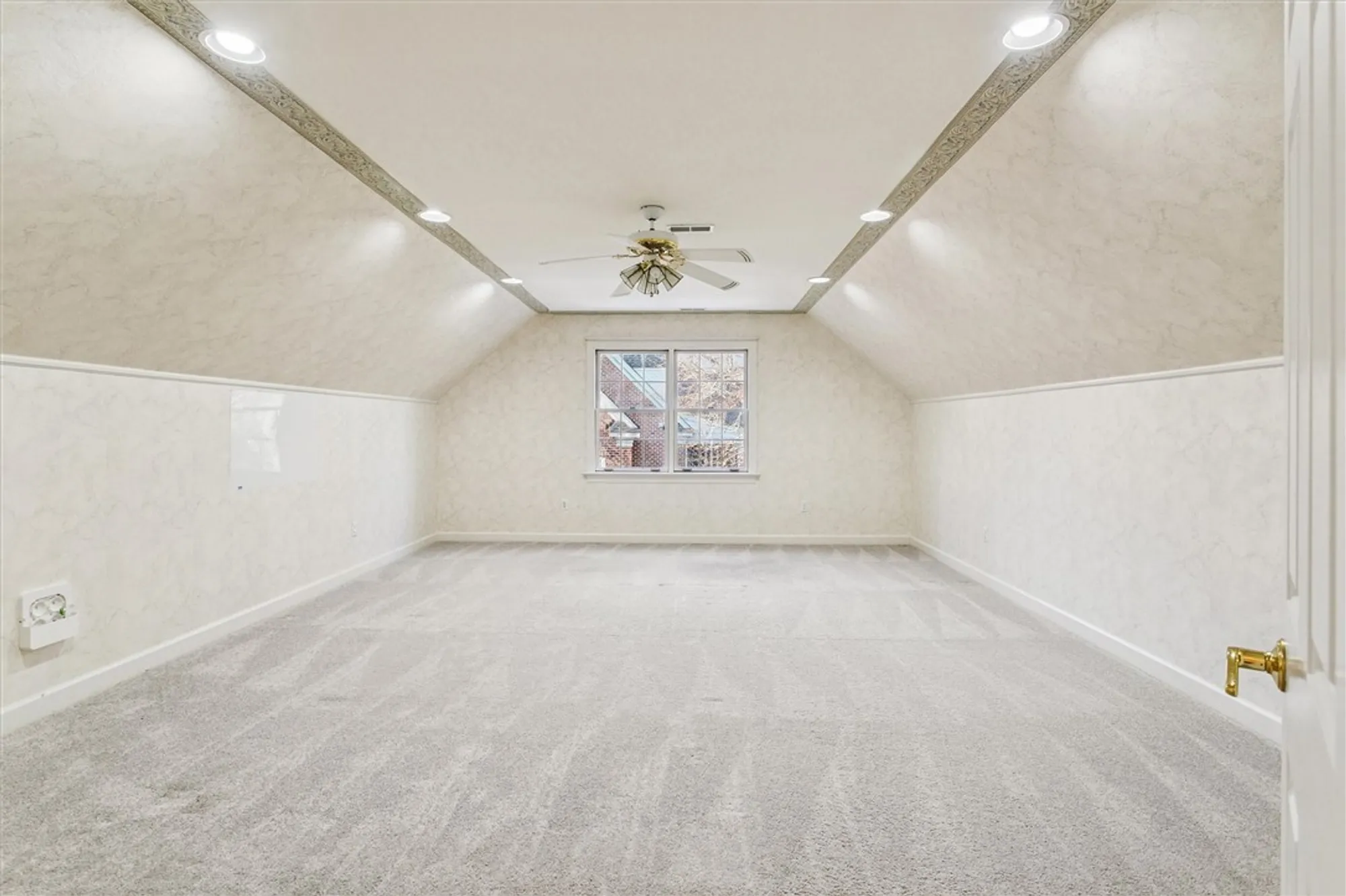 Property Slideshow image 25 of 36 | 105 w links, Williamsburg, VA, 23188