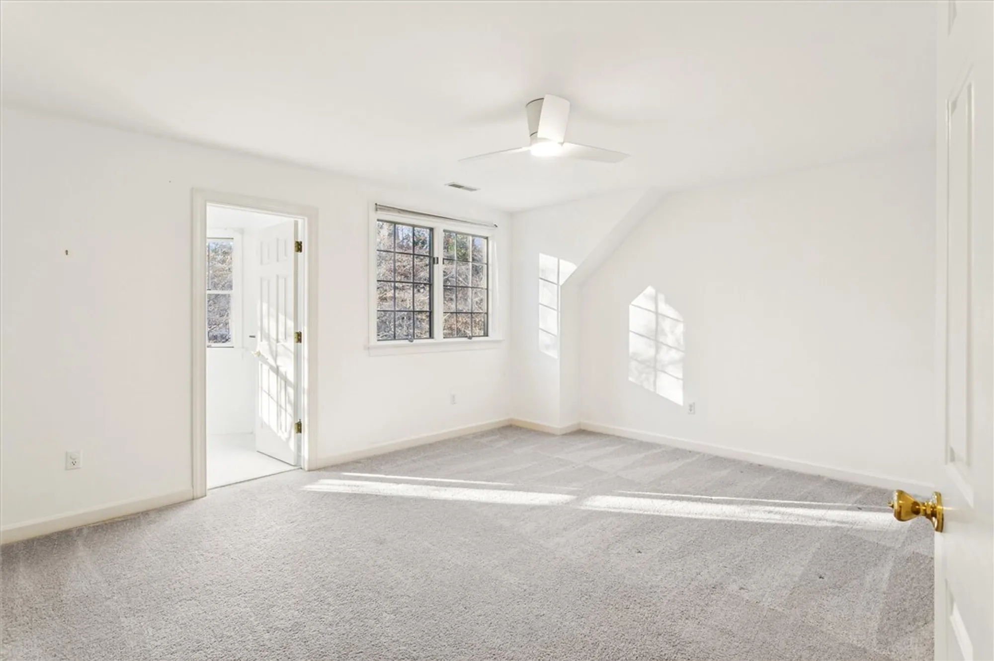 Property Slideshow image 22 of 36 | 105 w links, Williamsburg, VA, 23188