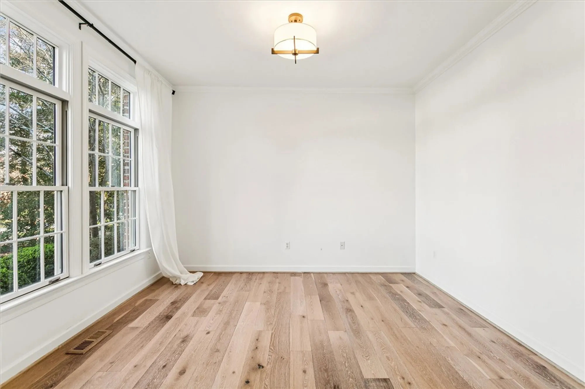 Property Slideshow image 5 of 36 | 105 w links, Williamsburg, VA, 23188