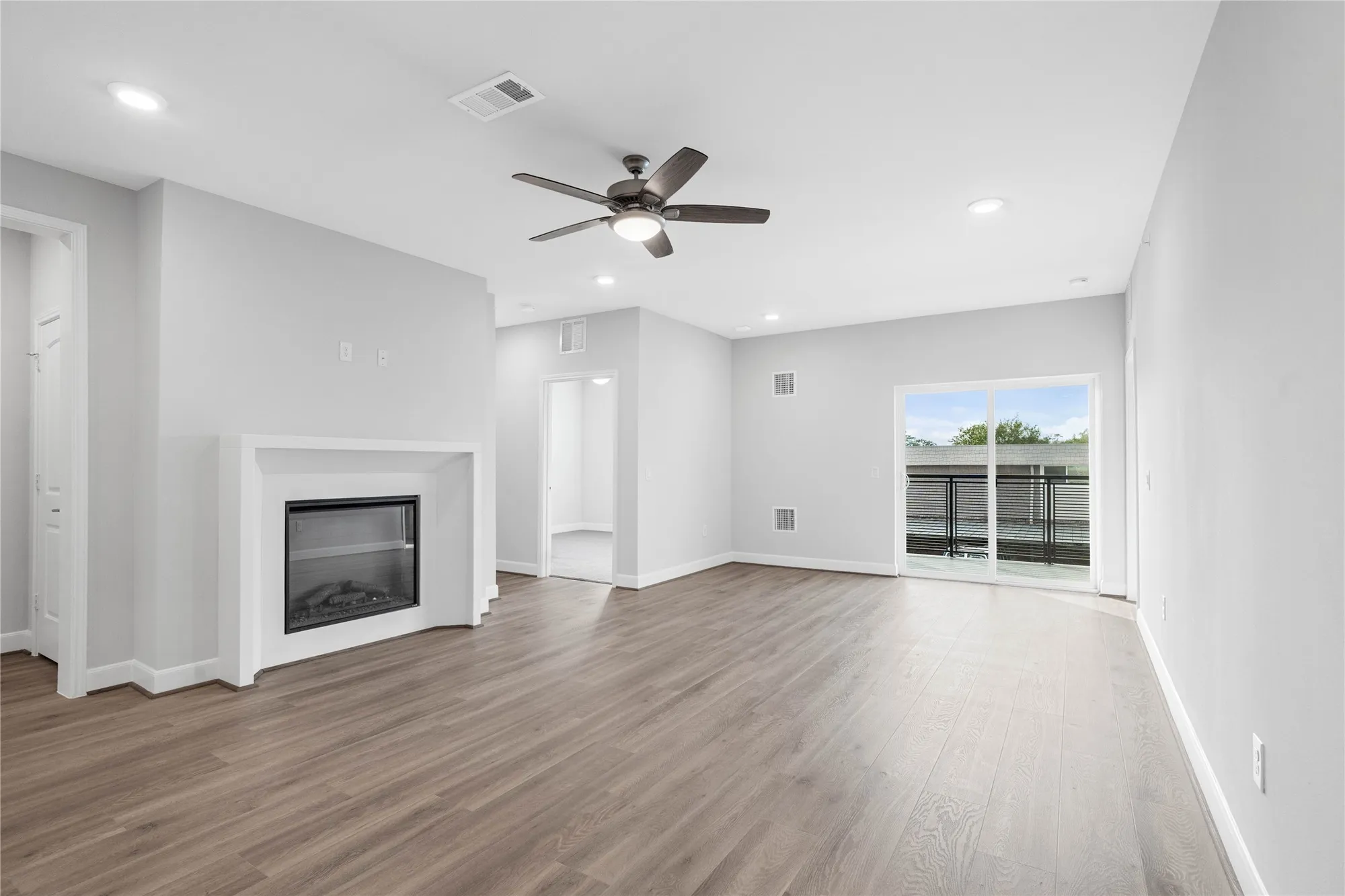 Property Slideshow image 16 of 43 | 6804 westview dr apt 3205, Houston, TX, 77055